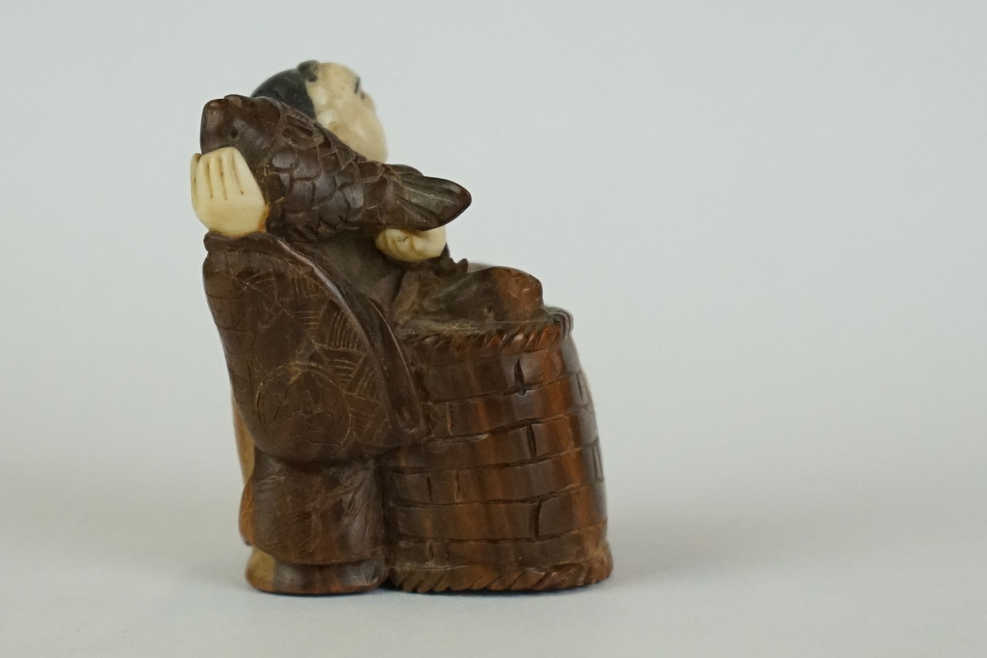 A collection of three hand carved wooden Chinese Netsuke to include a signed example. - Image 3 of 8