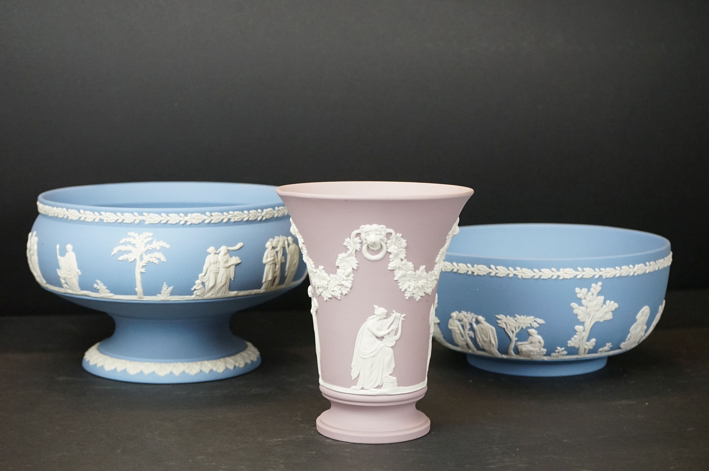 Quantity of Wedgwood Jasperware - to include a quartz mantle clock, bowl, tazza, a pair of - Image 7 of 8