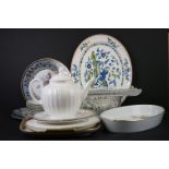 Mixed ceramics and glass to include Royal Worcester (Viceroy cake plate, Evesham oval serving dish