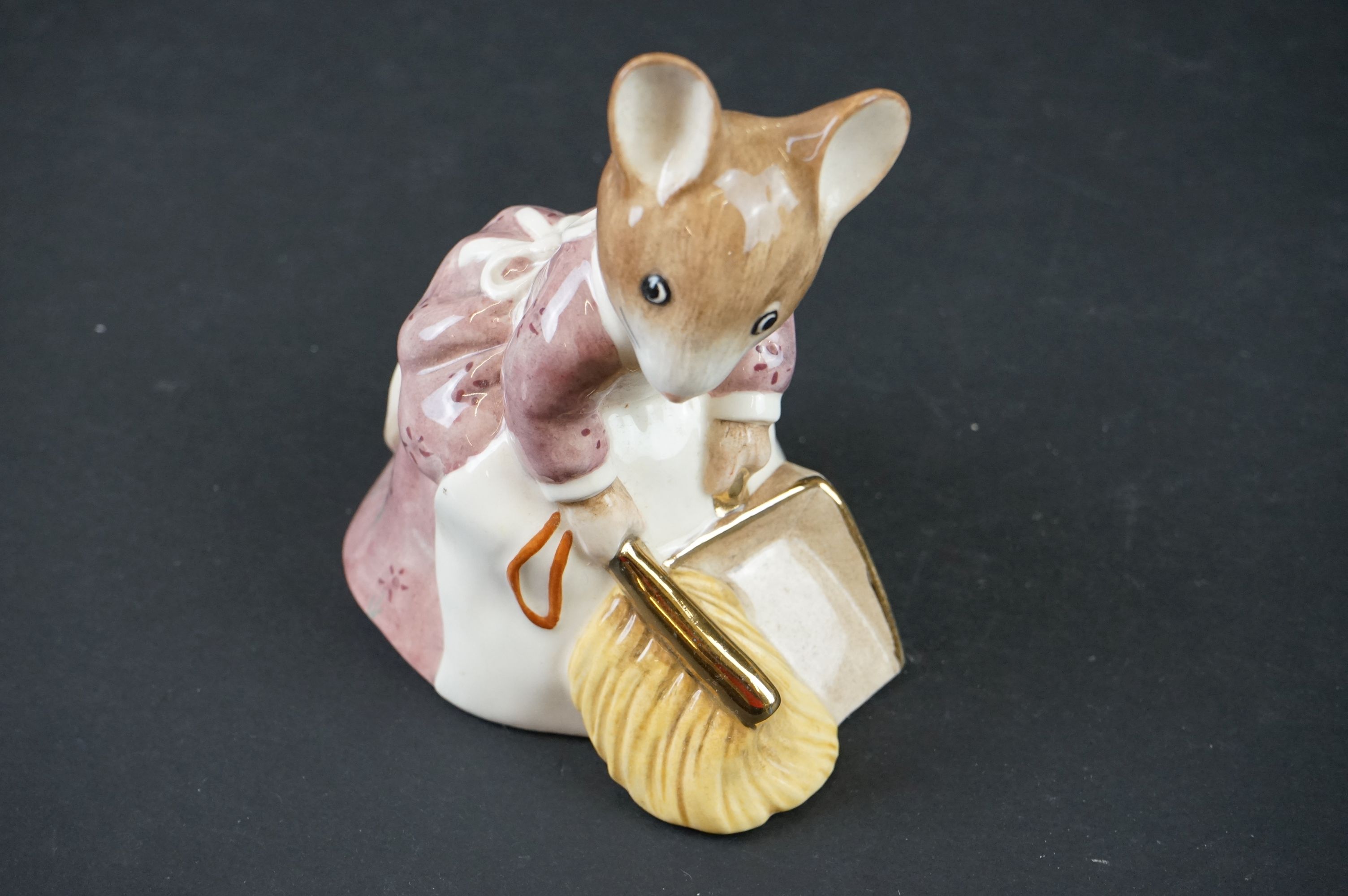 Beswick ware Limited Edition Figure of Hunca Munca Sweeping mo.1157/1947 together with a Pair of - Image 4 of 5