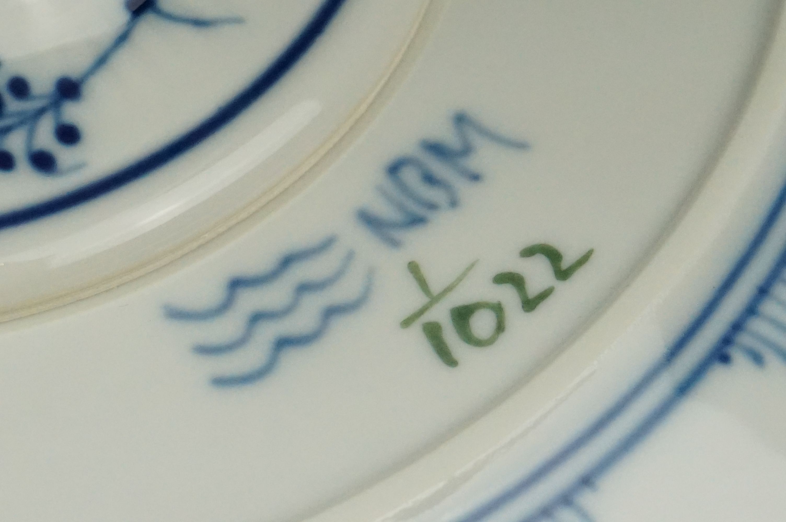 Royal Copenhagen Porcelain Tazza decorated in underglaze blue in the onion pattern, marked 1/1022, - Image 6 of 8