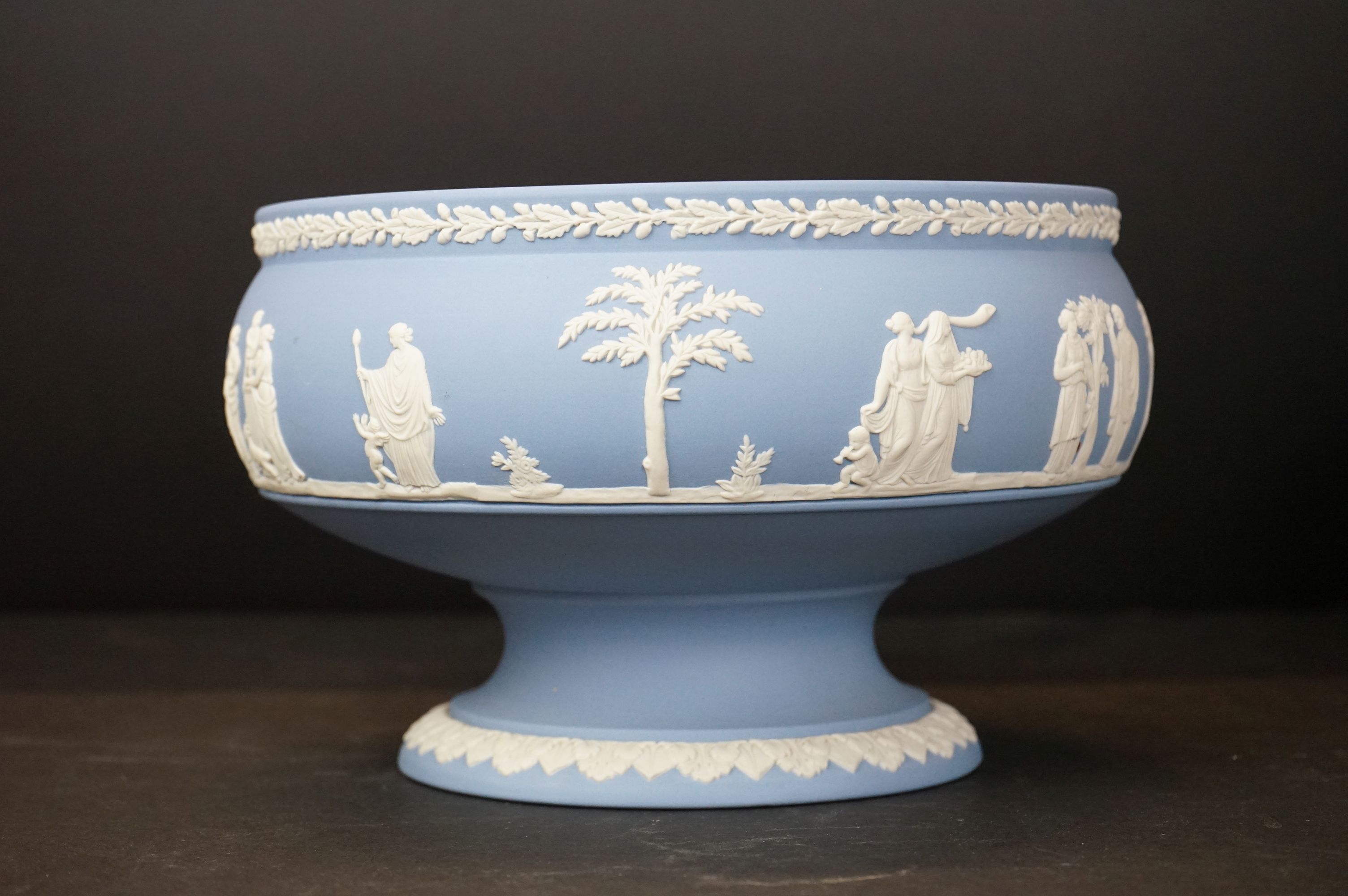 Quantity of Wedgwood Jasperware - to include a quartz mantle clock, bowl, tazza, a pair of - Image 8 of 8