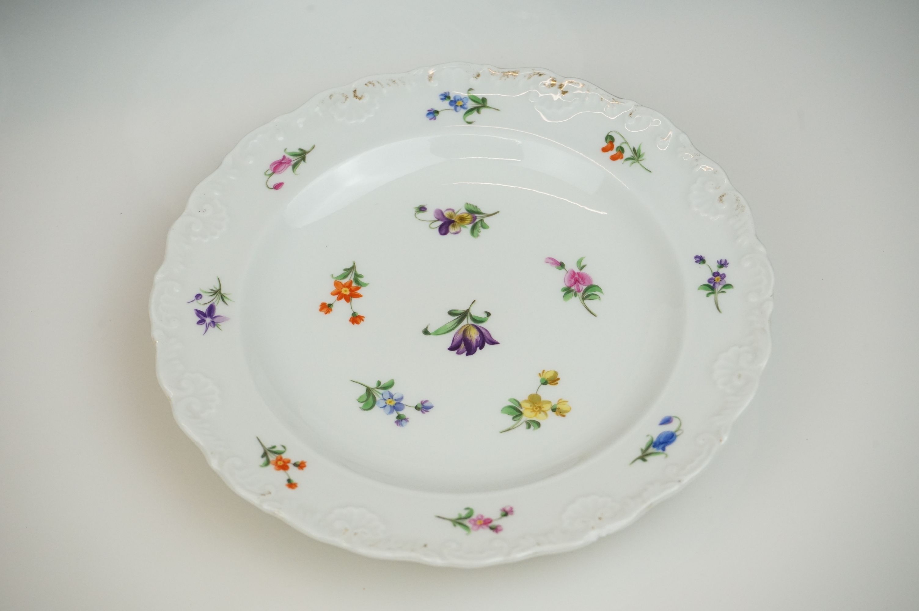 Set of Six Meissen Porcelain Tea Plates decorated with flowers, blue under-glazed cross swords mark, - Image 7 of 9