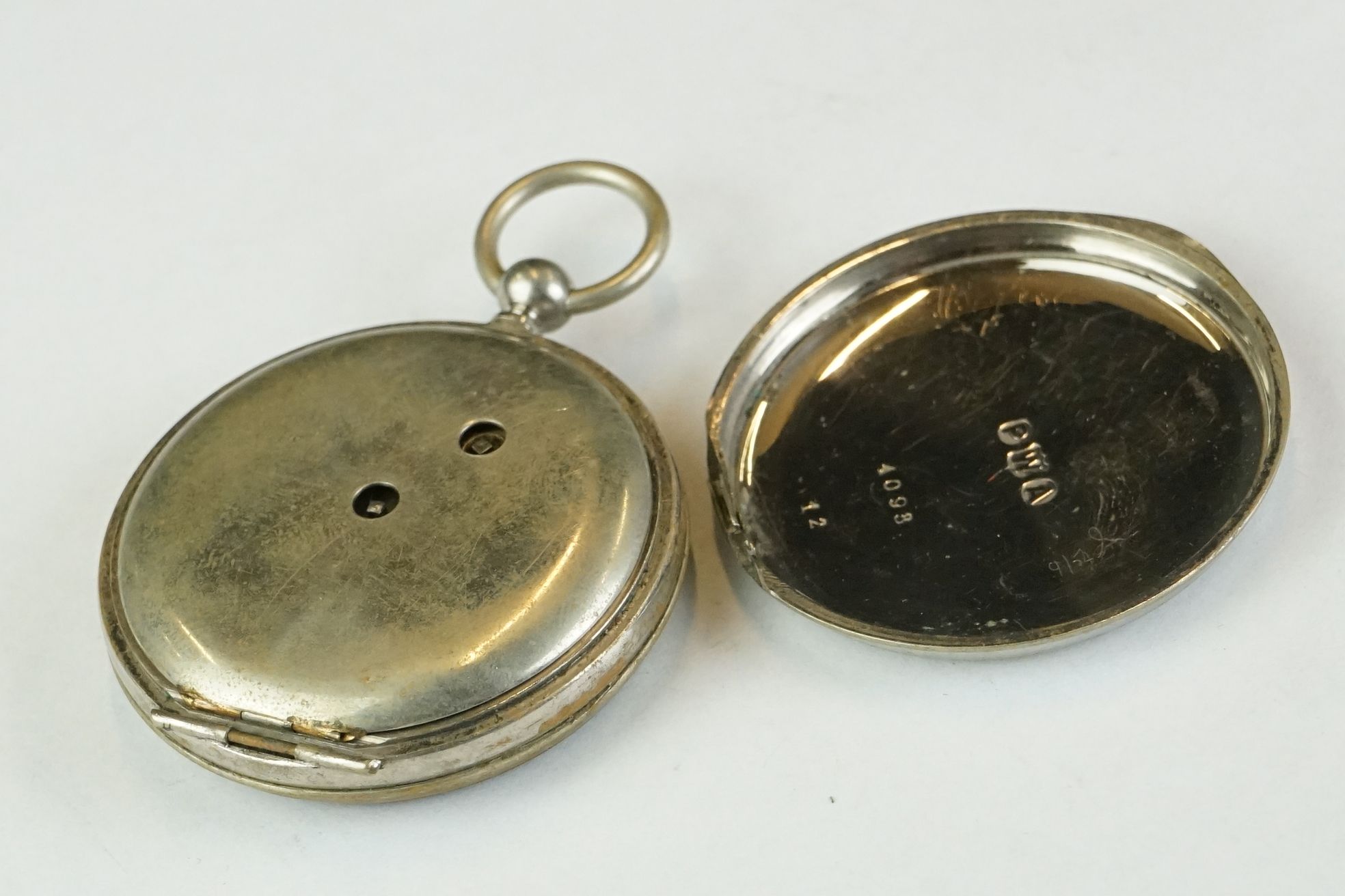 A vintage gents pocket watch with sub second dial. - Image 2 of 5