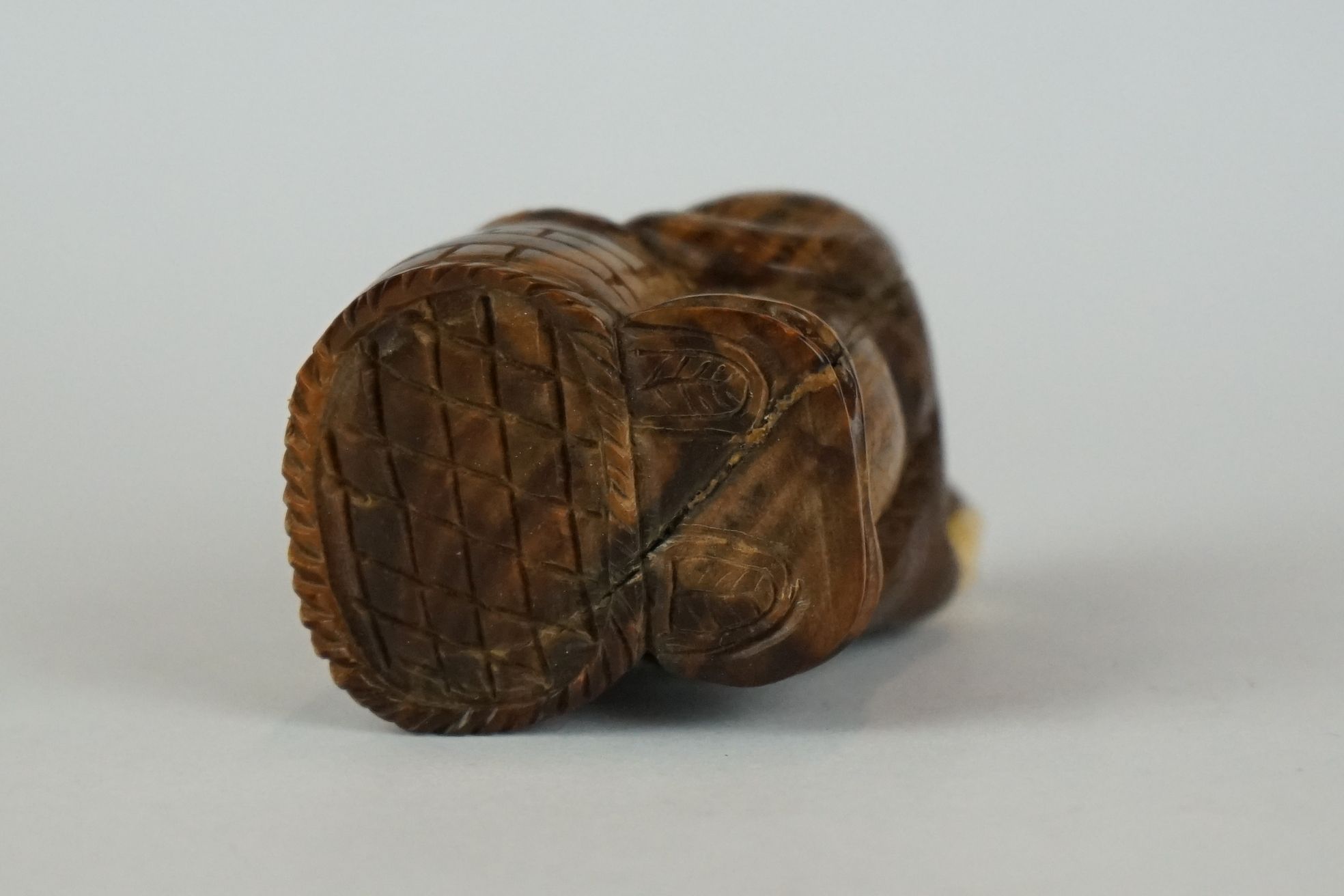 A collection of three hand carved wooden Chinese Netsuke to include a signed example. - Image 5 of 8