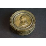 An early 19th century Admiral Lord Nelson commemorative snuff box. Diameter 7.5 cm.