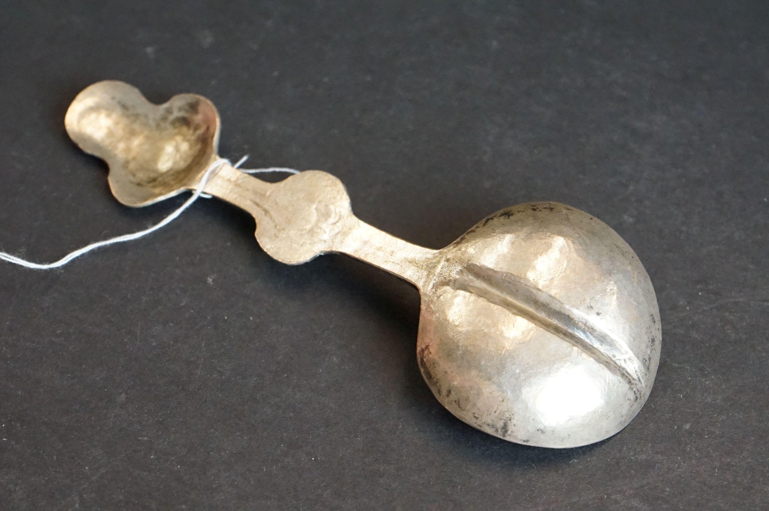 White metal arts and crafts spoon with engraved decoration - Image 4 of 4