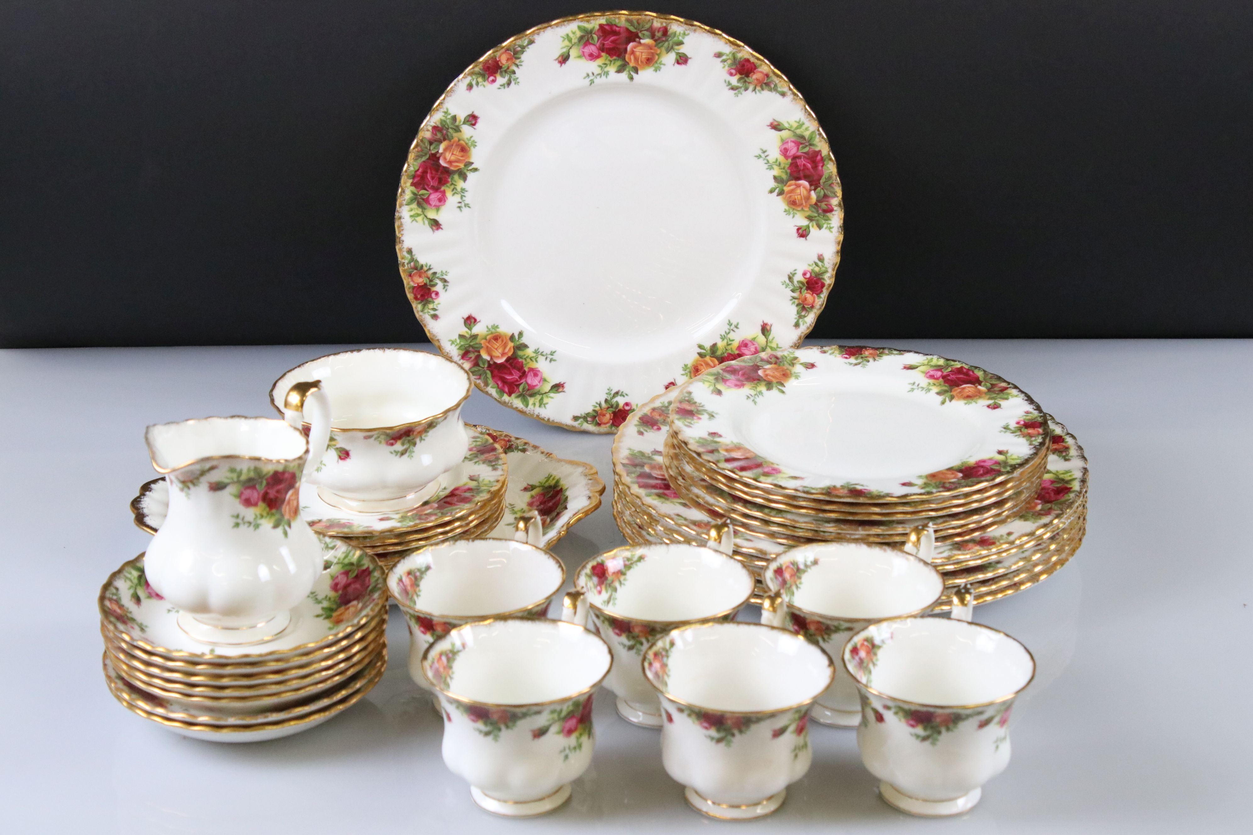 Royal Albert ' Old Country Roses ' Tea and Dinner ware including 6 dinner plates, 6 x 8" plates, 6