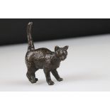 Bronze sculpture figure of a cat, height approx. 7cm
