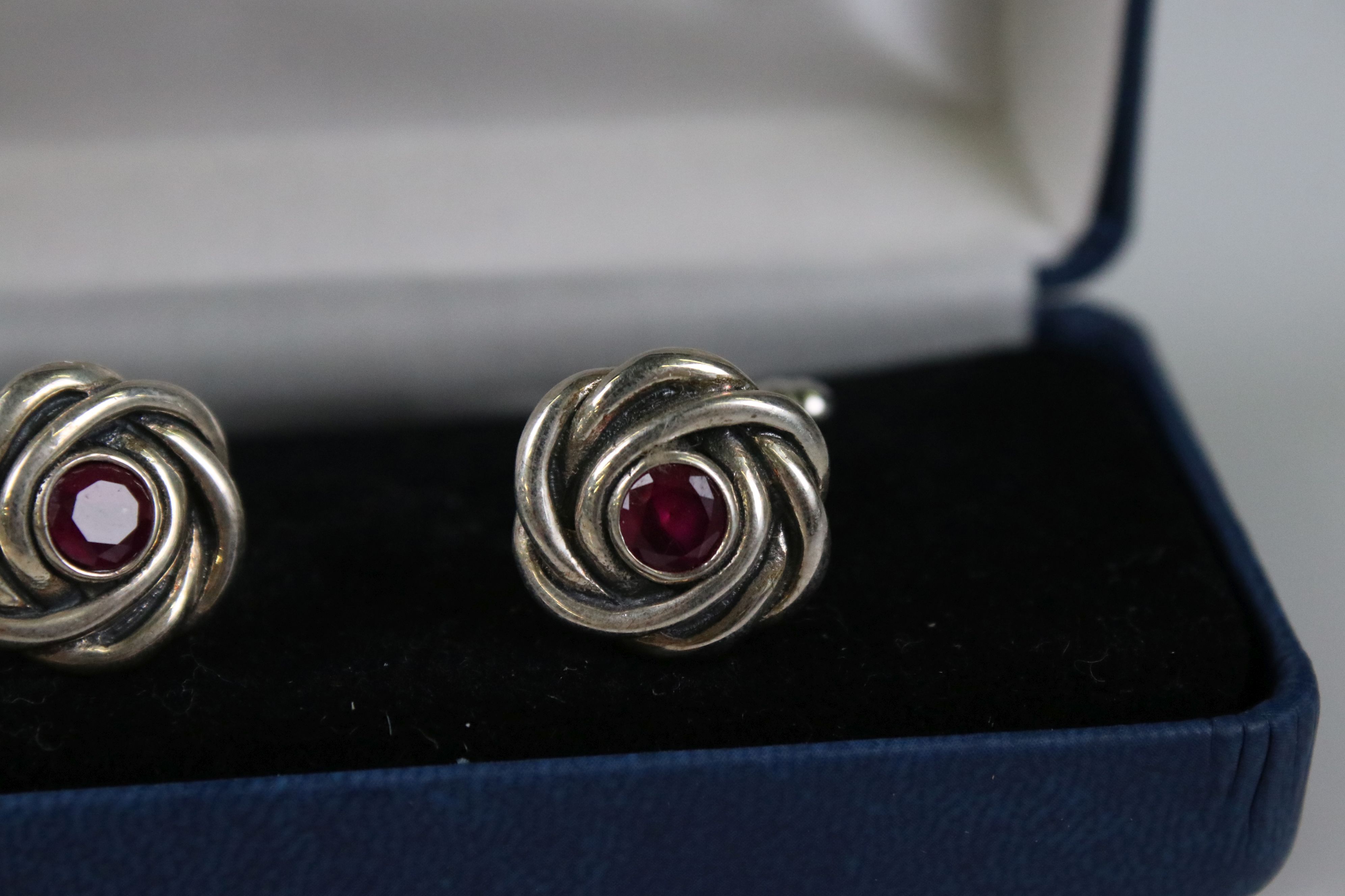 Two cased sets of cufflinks, one in the form of knots with Rubilite centre panel - Image 5 of 5