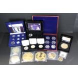 A collection of mixed commemorative and collectors coin sets to include The 1947 Royal Wedding