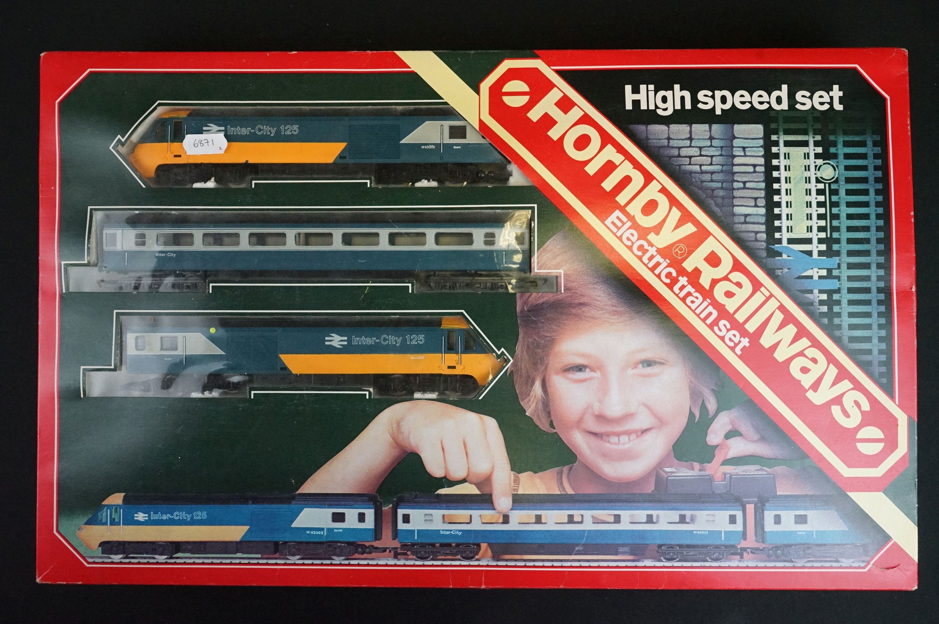 Two boxed Hornby OO gauge electric train sets to include R543 Advanced Passenger Train Set and - Bild 13 aus 13