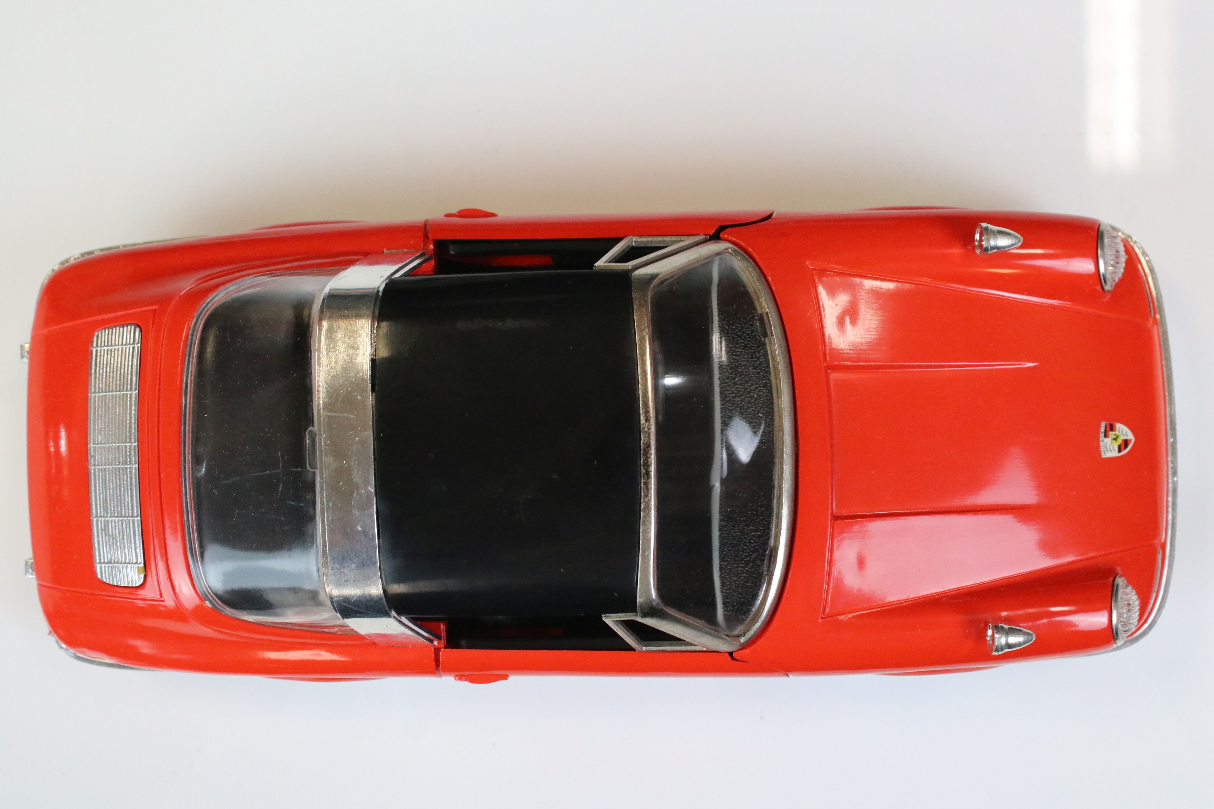 Boxed Schuco clockwork Porsche Targa 911S in red with black roof, vg condition with only minor paint - Bild 6 aus 8