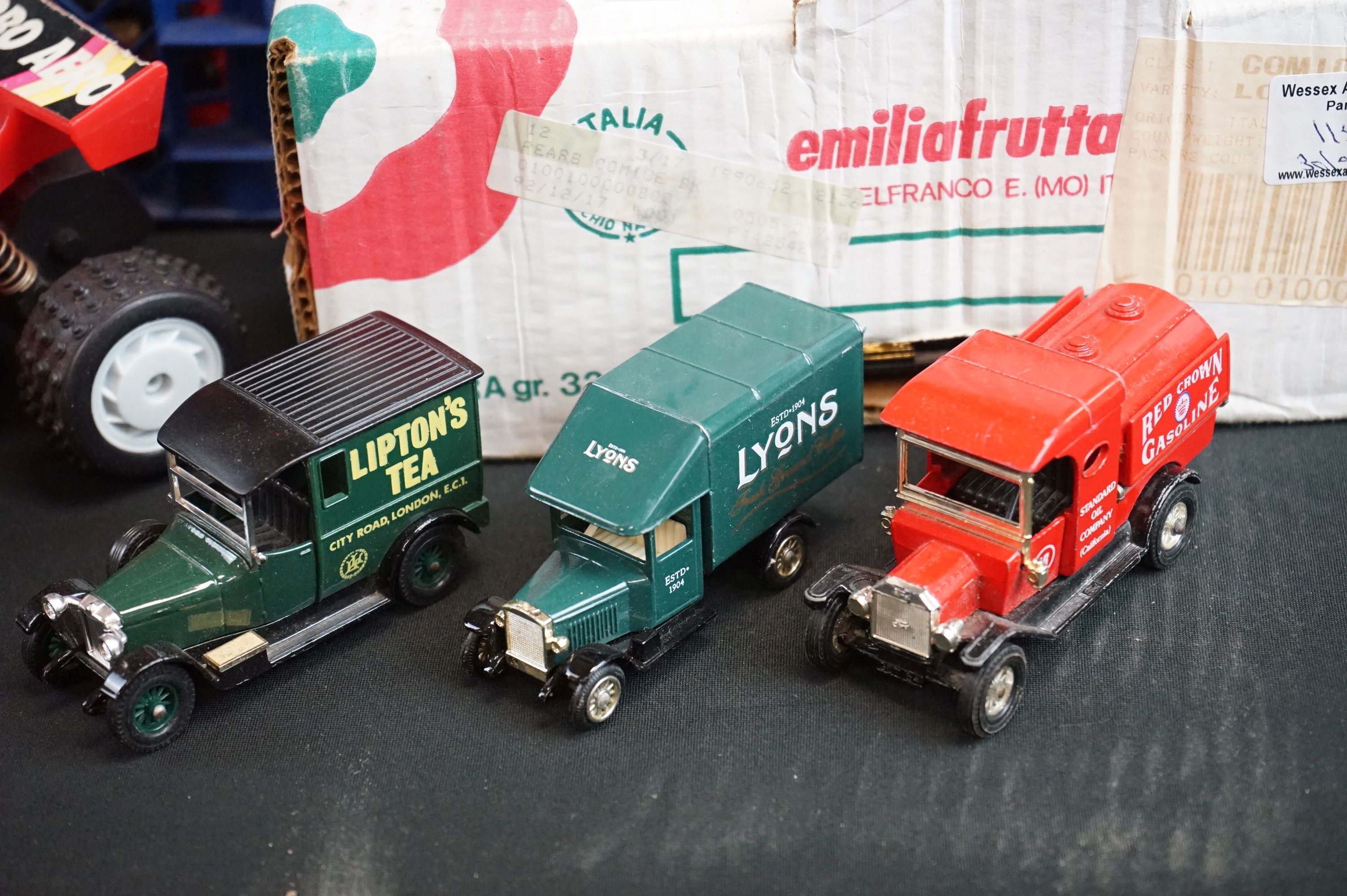 Collection of diecast models, mainly Lledo Promotional and Matchbox Models of Yesteryear, together - Bild 5 aus 13