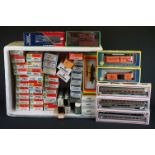 Around 55 Boxed HO gauge items of rolling stock to include 25 x Life-Like Train, 5 x Bachmann,