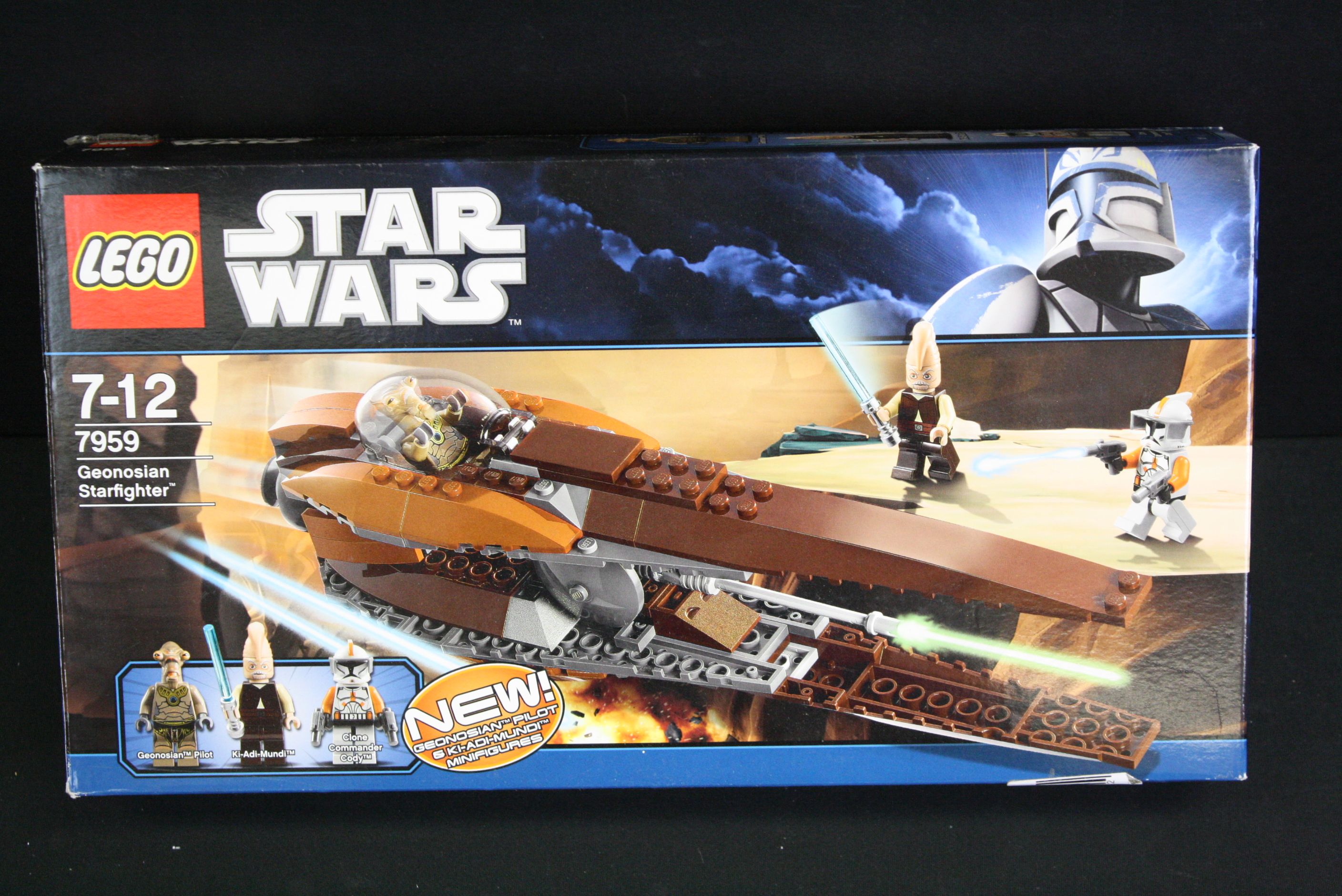 Lego - Four boxed Lego Star Wars sets to include 75021 Republic Gunship, 75054 AT-AT, 7877 Naboo - Bild 19 aus 23