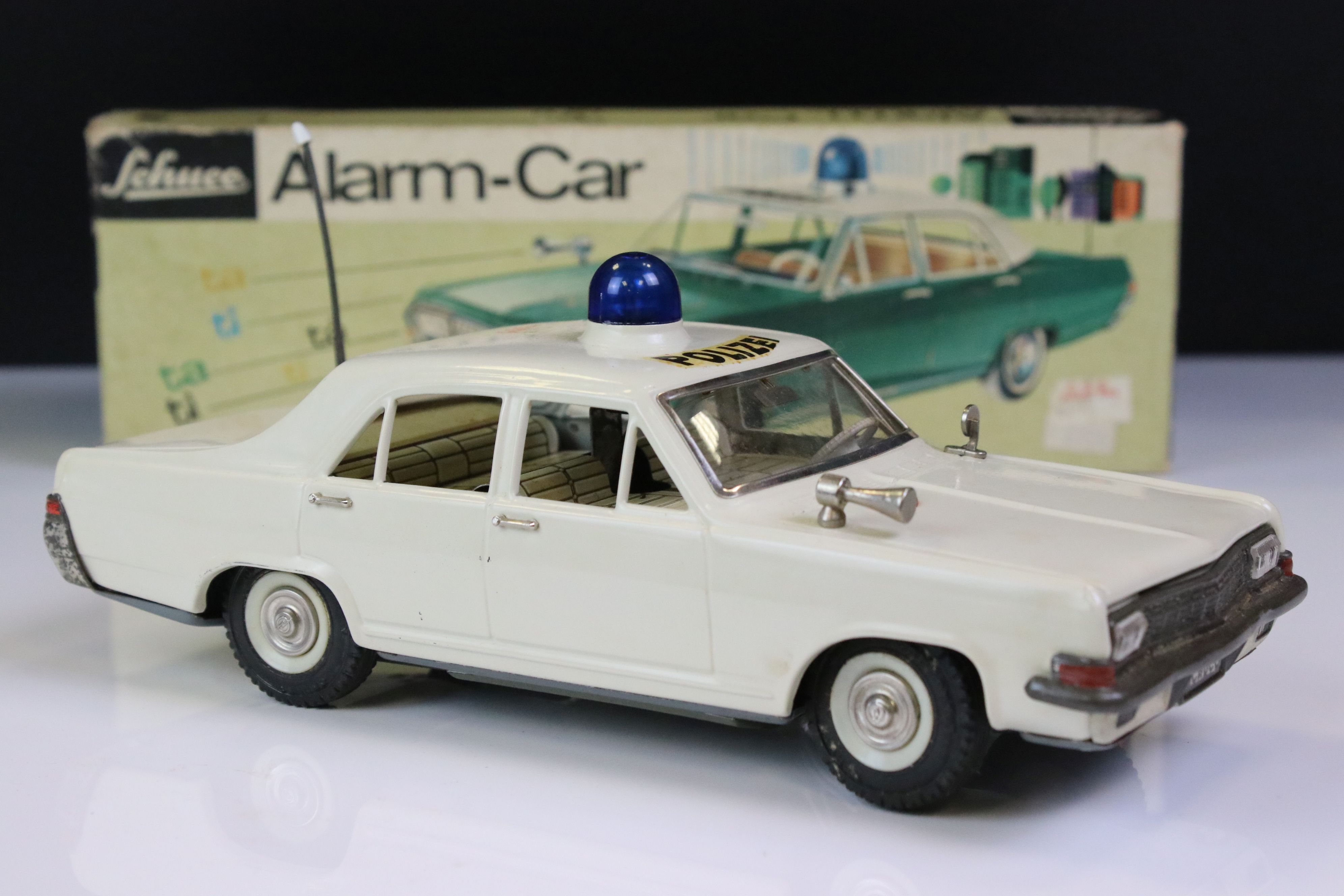 Boxed Schuco Alarm-Car 5340 Opel Admiral tin plate Police car in white, with aerial, blue light - Bild 2 aus 10