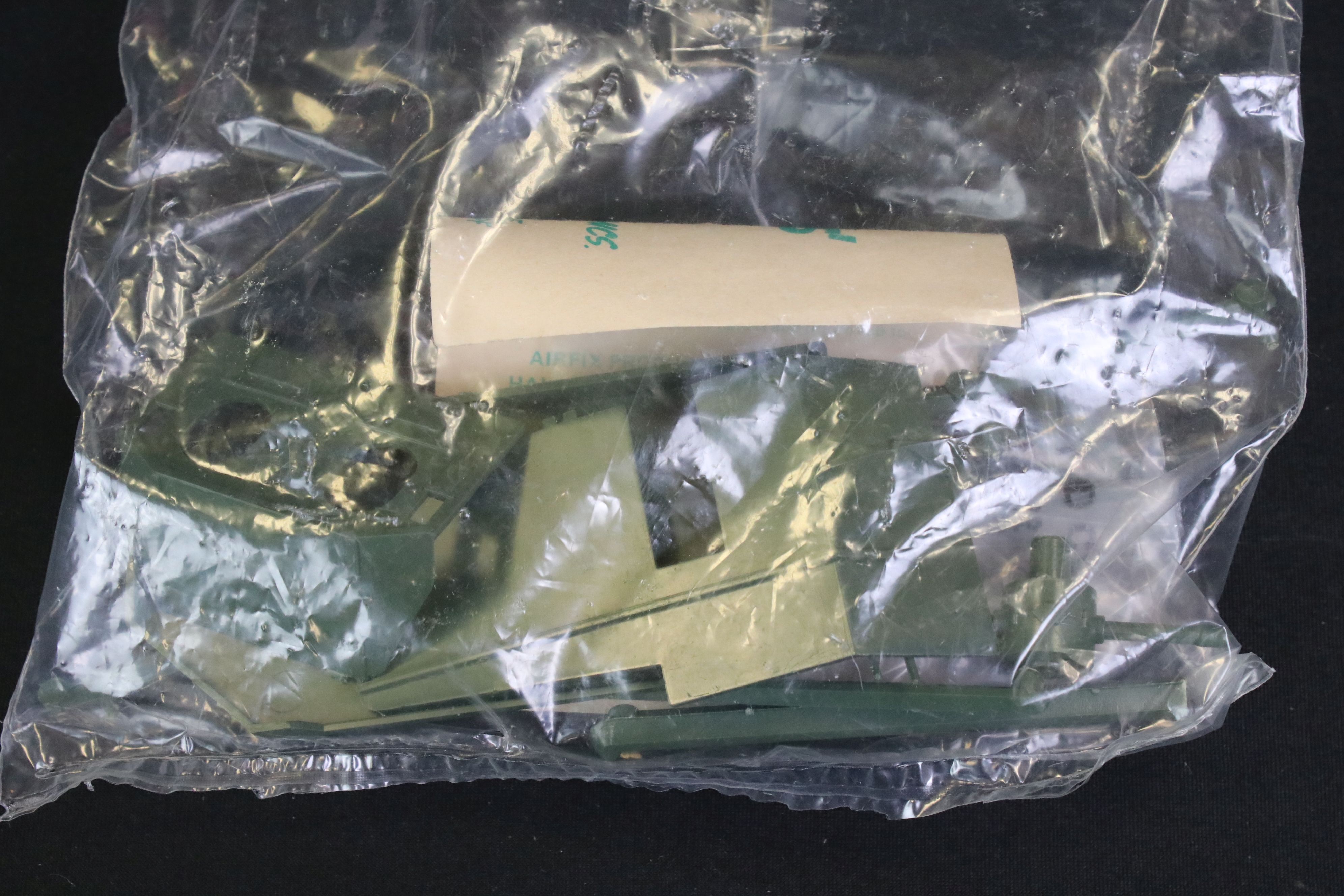 11 Boxed & unbuilt Airfix plastic model kits to include 2 x Collectors Series (06551-1 1827 Paddle - Bild 9 aus 14