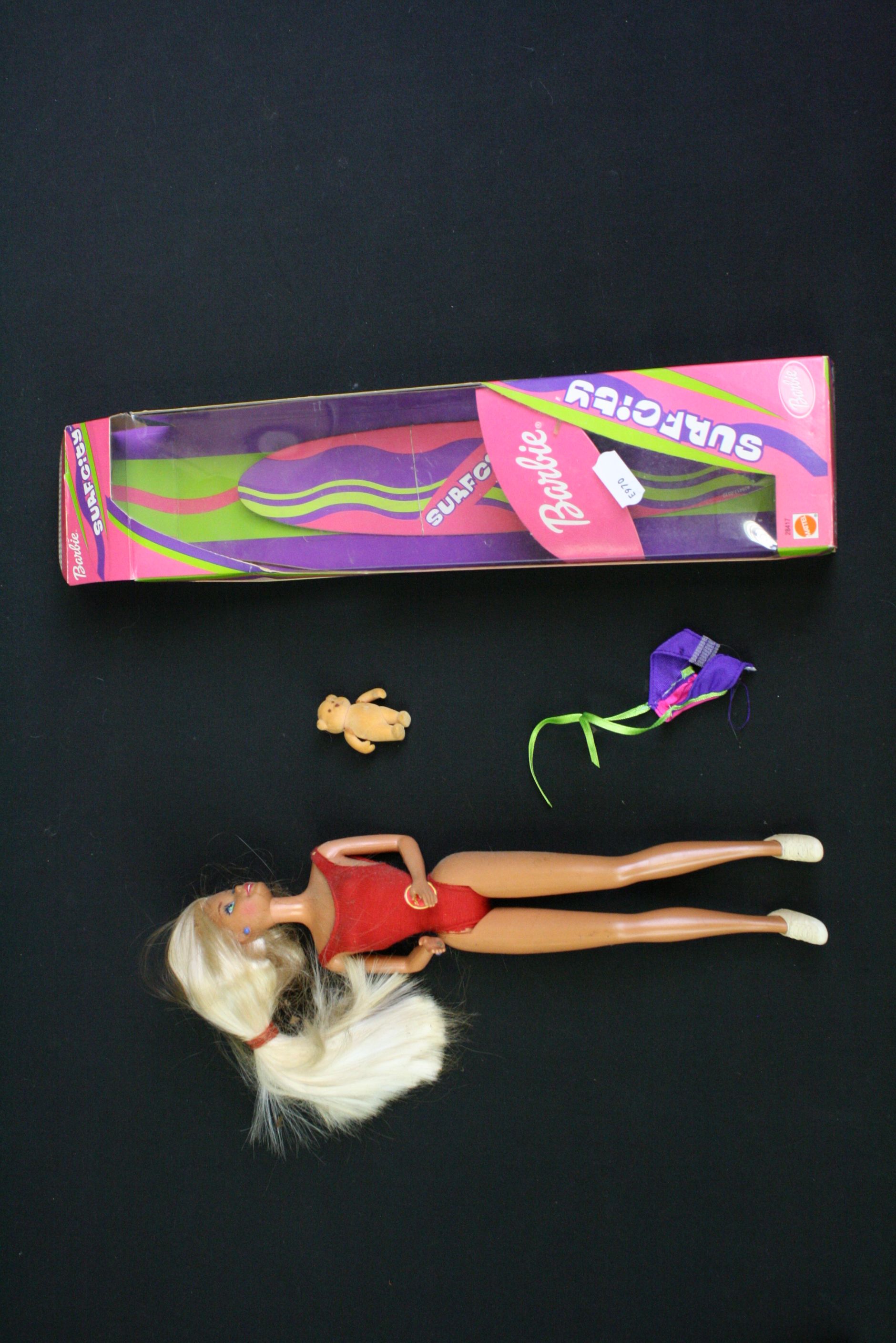 Boxed Mattel Barbie SurfCity 28417 doll plus a Jackie Kennedy doll marked 'Jackie' to side (Franklin - Bild 13 aus 19