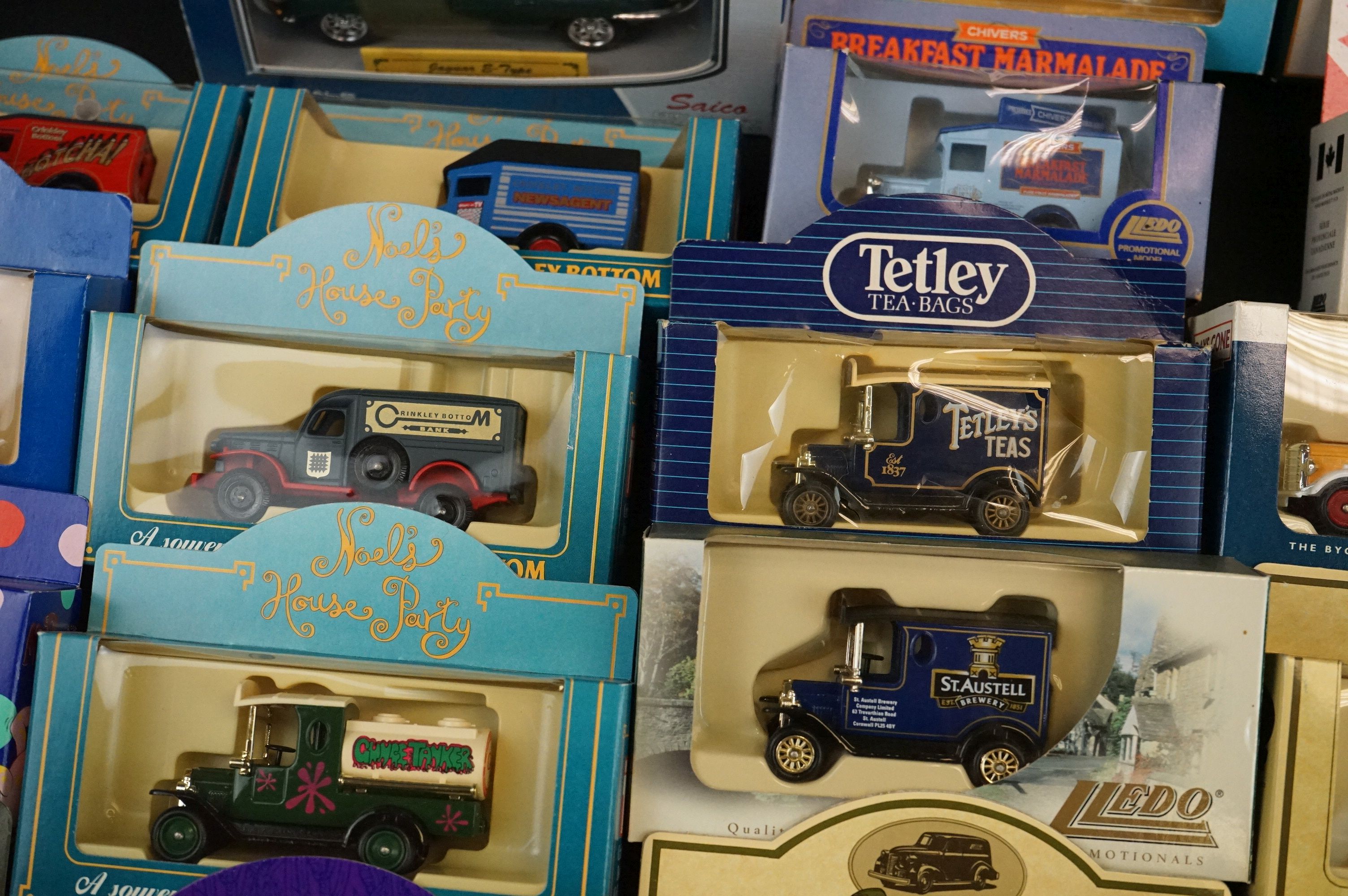 45 Boxed diecast models to include Lledo, Saico, Oxford, Corgi etc - Bild 7 aus 12