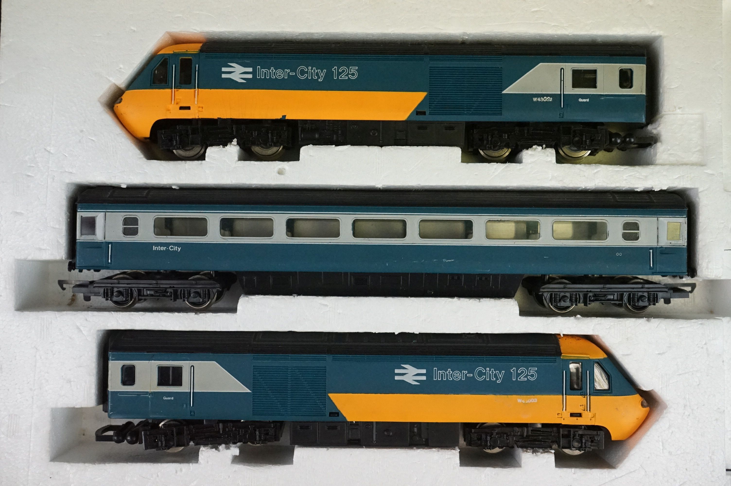 Two boxed Hornby OO gauge electric train sets to include R543 Advanced Passenger Train Set and - Bild 11 aus 13