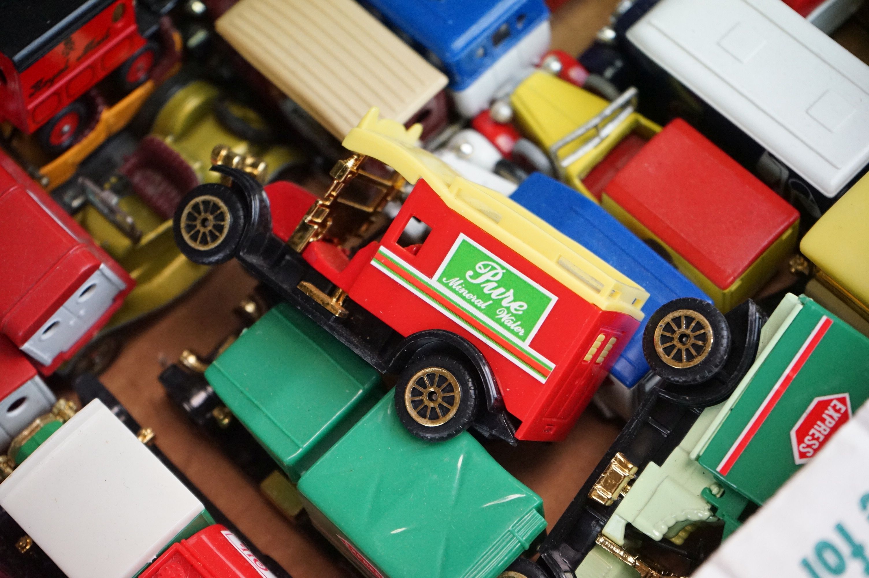 Collection of diecast models, mainly Lledo Promotional and Matchbox Models of Yesteryear, together - Bild 13 aus 13