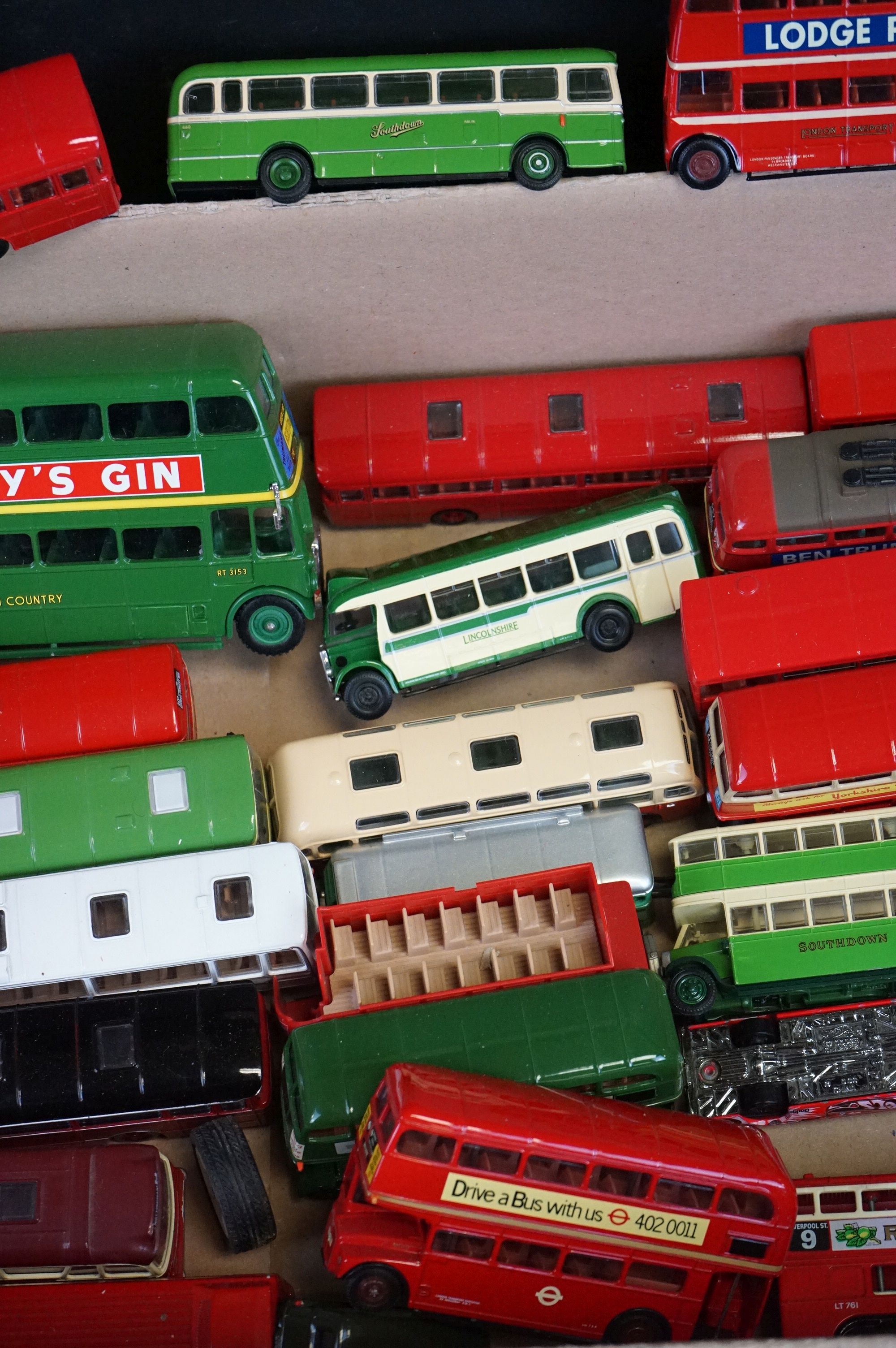 Around 45 diecast models, mainly contemporary examples, includes Vanguards, Corgi, Lledo, a Dinky - Bild 9 aus 10