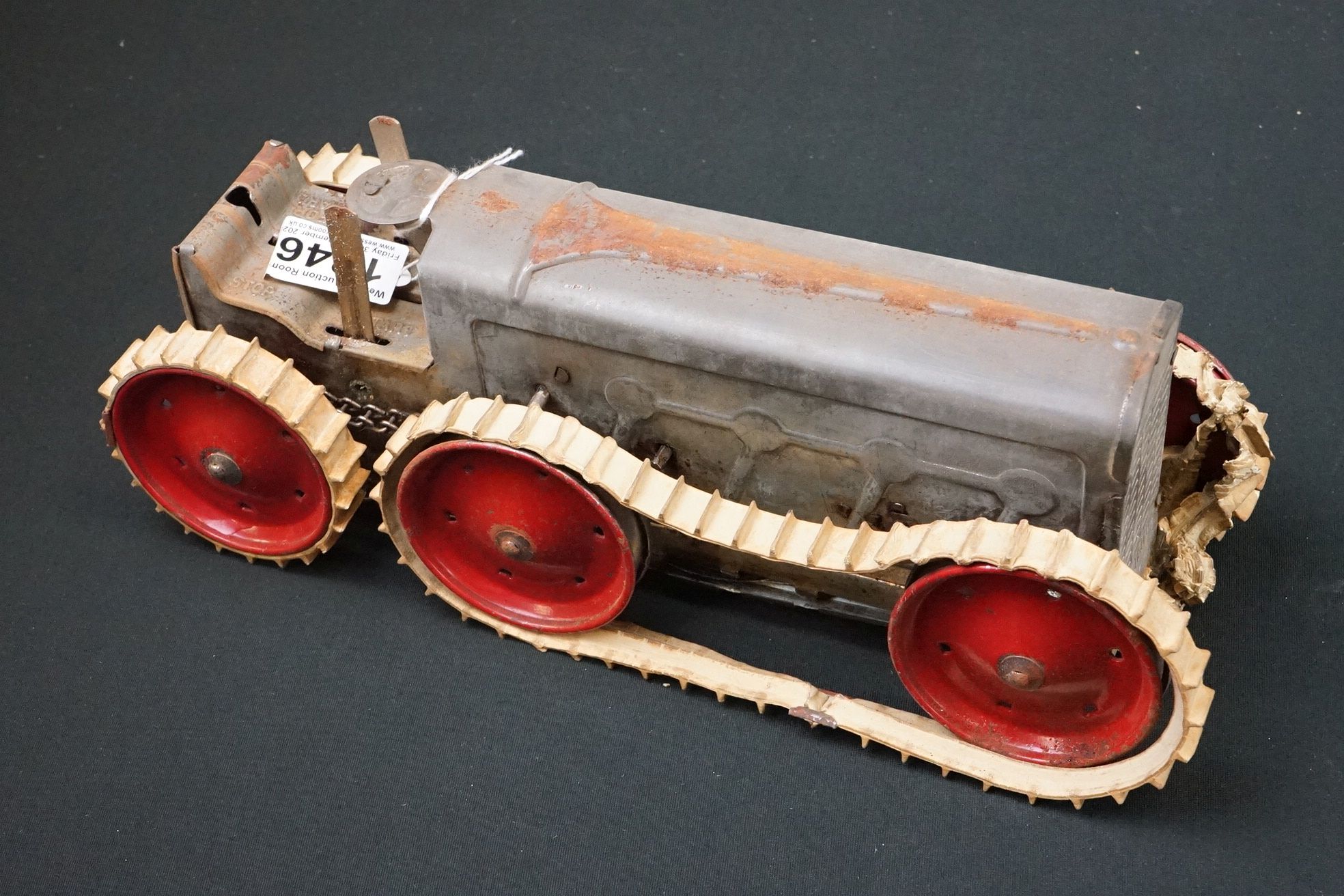 Boxed Triang Tractor Number 3 tinplate clockwork model in silver with red wheels, cream treads - Bild 3 aus 7