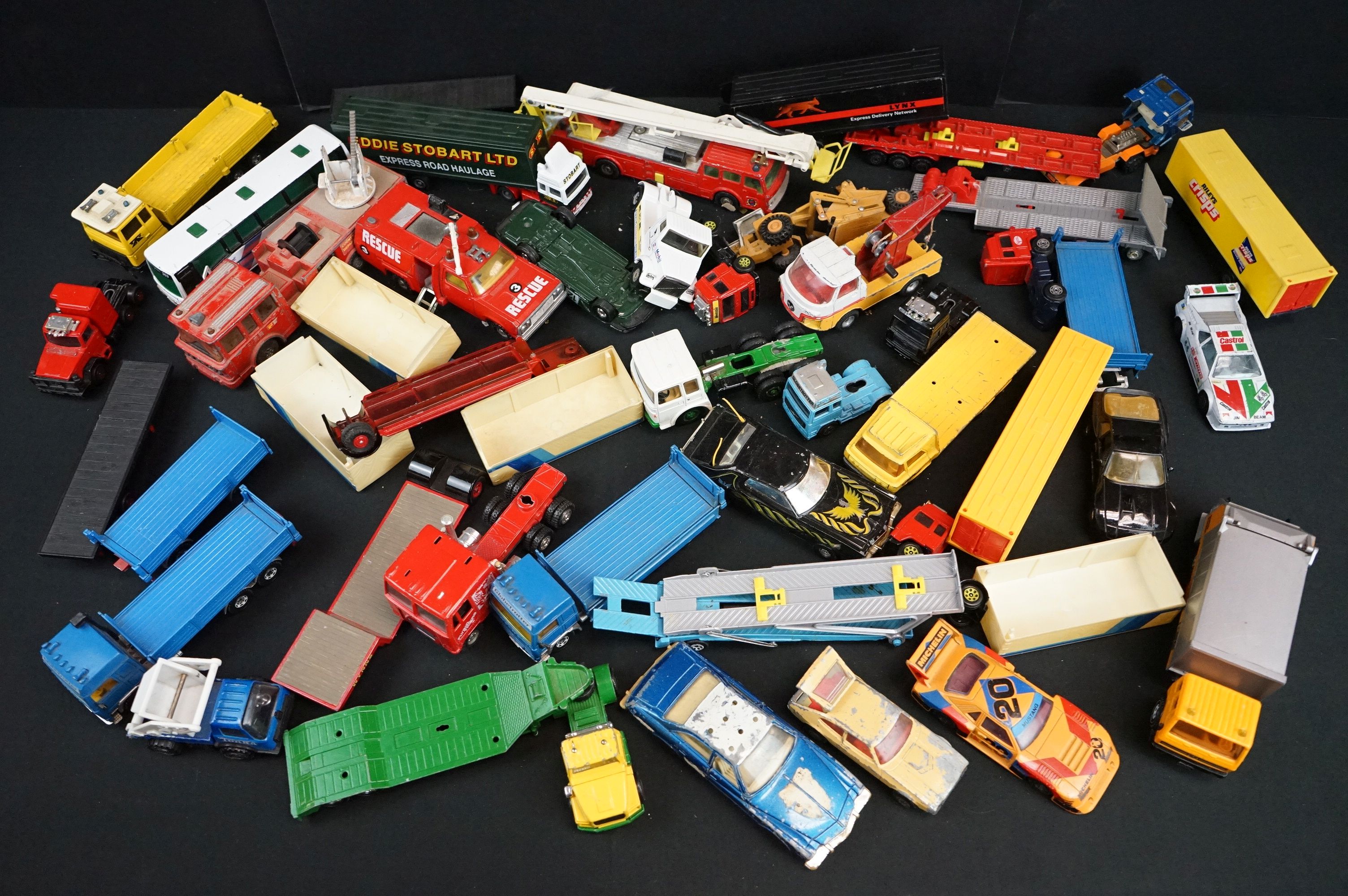 Quantity of diecast models featuring mainly commercial examples to include Siku, Corgi, Matchbox etc