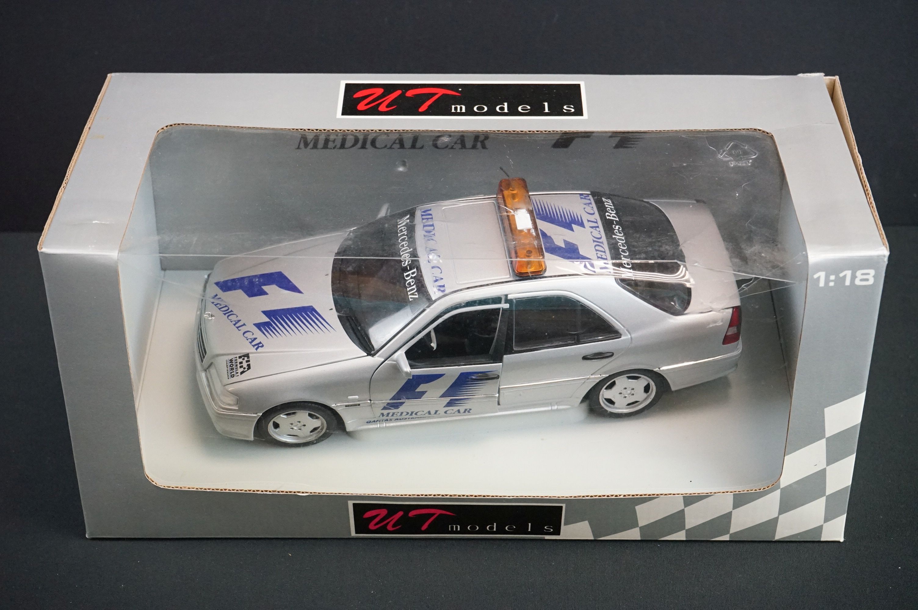 Five boxed diecast models to include 1/18 UT Models Mercedes Benz Medical Car, 3 x Corgi ( - Bild 8 aus 12