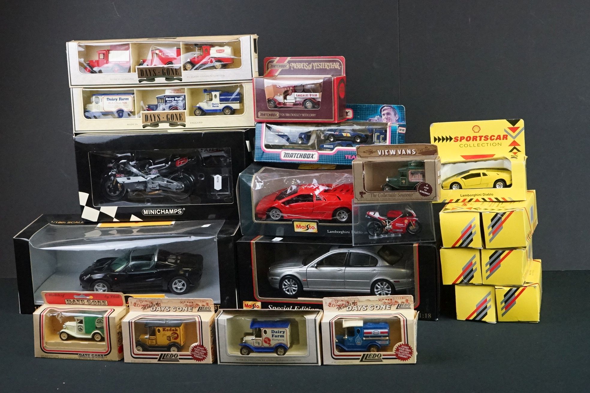 20 Boxed diecast models to include 7 x Shell Sportscar Collection, 7 x Lledo, 2 x Matchbox (TC 9