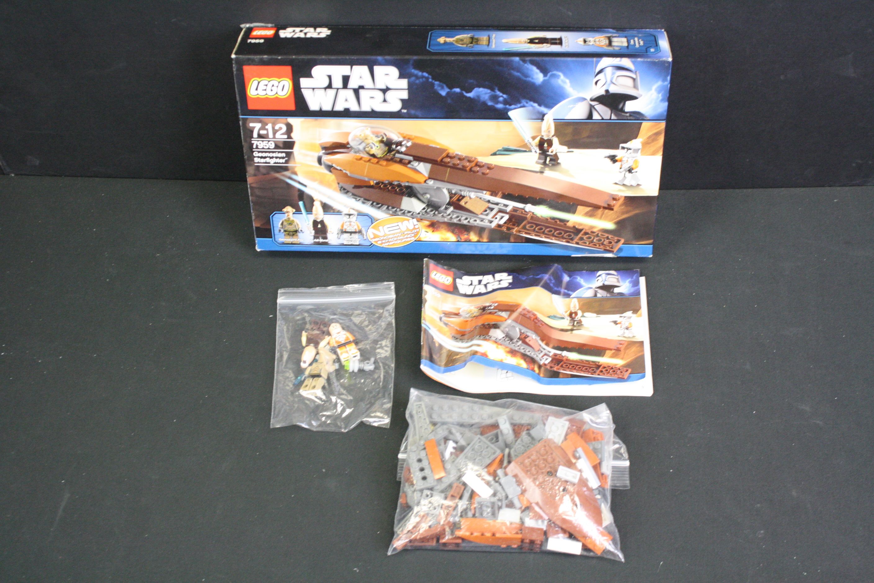 Lego - Four boxed Lego Star Wars sets to include 75021 Republic Gunship, 75054 AT-AT, 7877 Naboo - Bild 20 aus 23