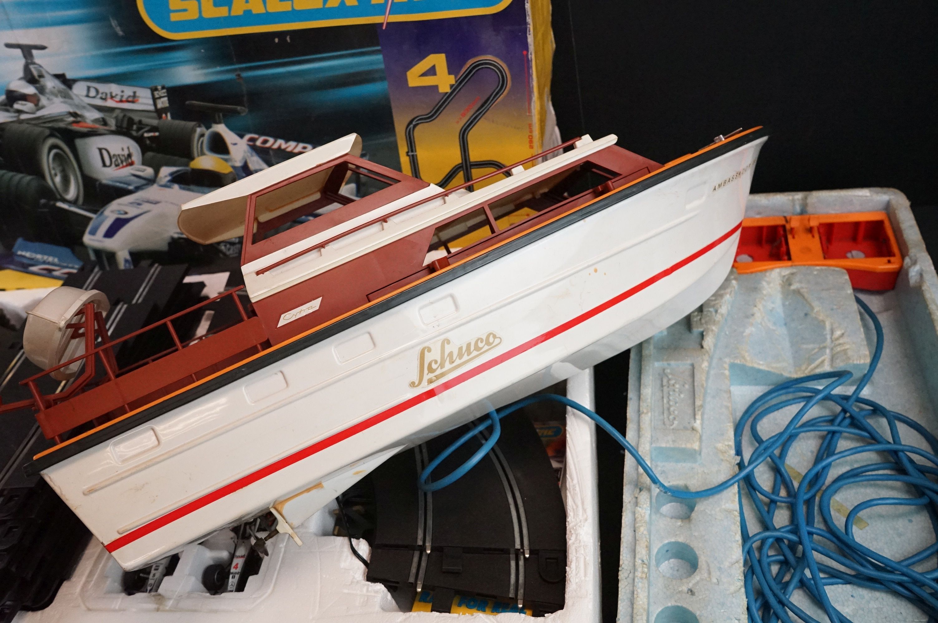 Schuco No. 763 Cytra Ambassador 38 yacht within polystyrene packaging plus a boxed Scalextric - Bild 4 aus 12