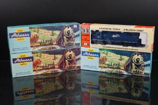 Three boxed Athearn HO gauge locomotives to include Union Pacific 3275, Great Northern 2538 & Nickel