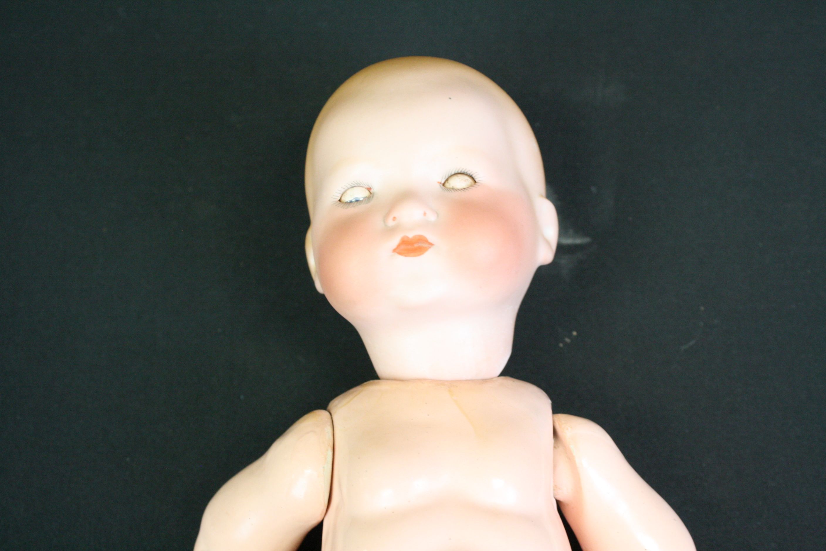 Early 20th C Armand Marseille Bisque headed baby doll, sleeping eyes, composition body, marked ' A.M - Bild 5 aus 10