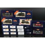 16 Boxed Bachmann OO gauge items of rolling stock featuring various wagons plus 2 x boxed Bachmann
