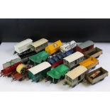 17 Hornby O gauge items of rolling stock to include Liverpool Cables flatbed, Refrigerator Van,