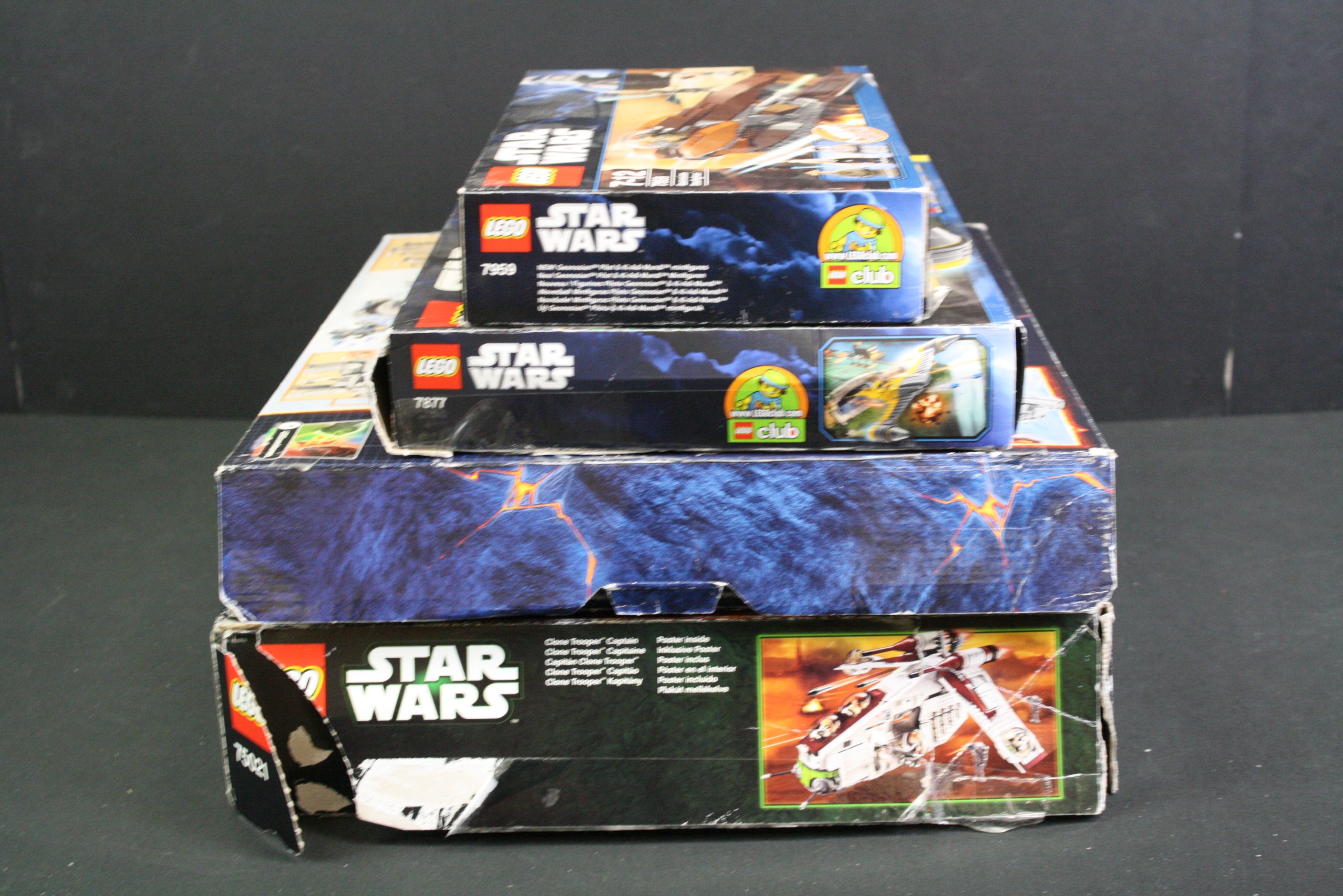 Lego - Four boxed Lego Star Wars sets to include 75021 Republic Gunship, 75054 AT-AT, 7877 Naboo - Bild 23 aus 23