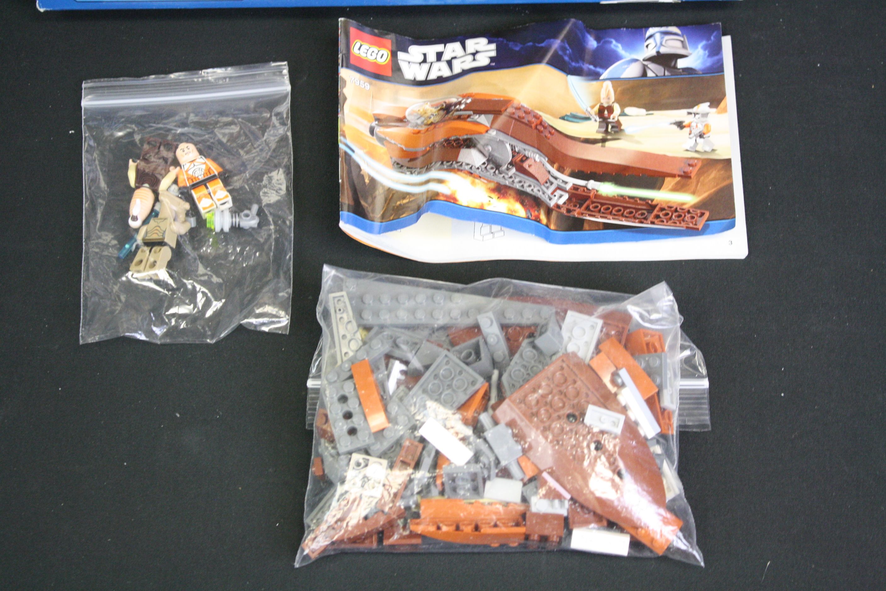 Lego - Four boxed Lego Star Wars sets to include 75021 Republic Gunship, 75054 AT-AT, 7877 Naboo - Bild 21 aus 23