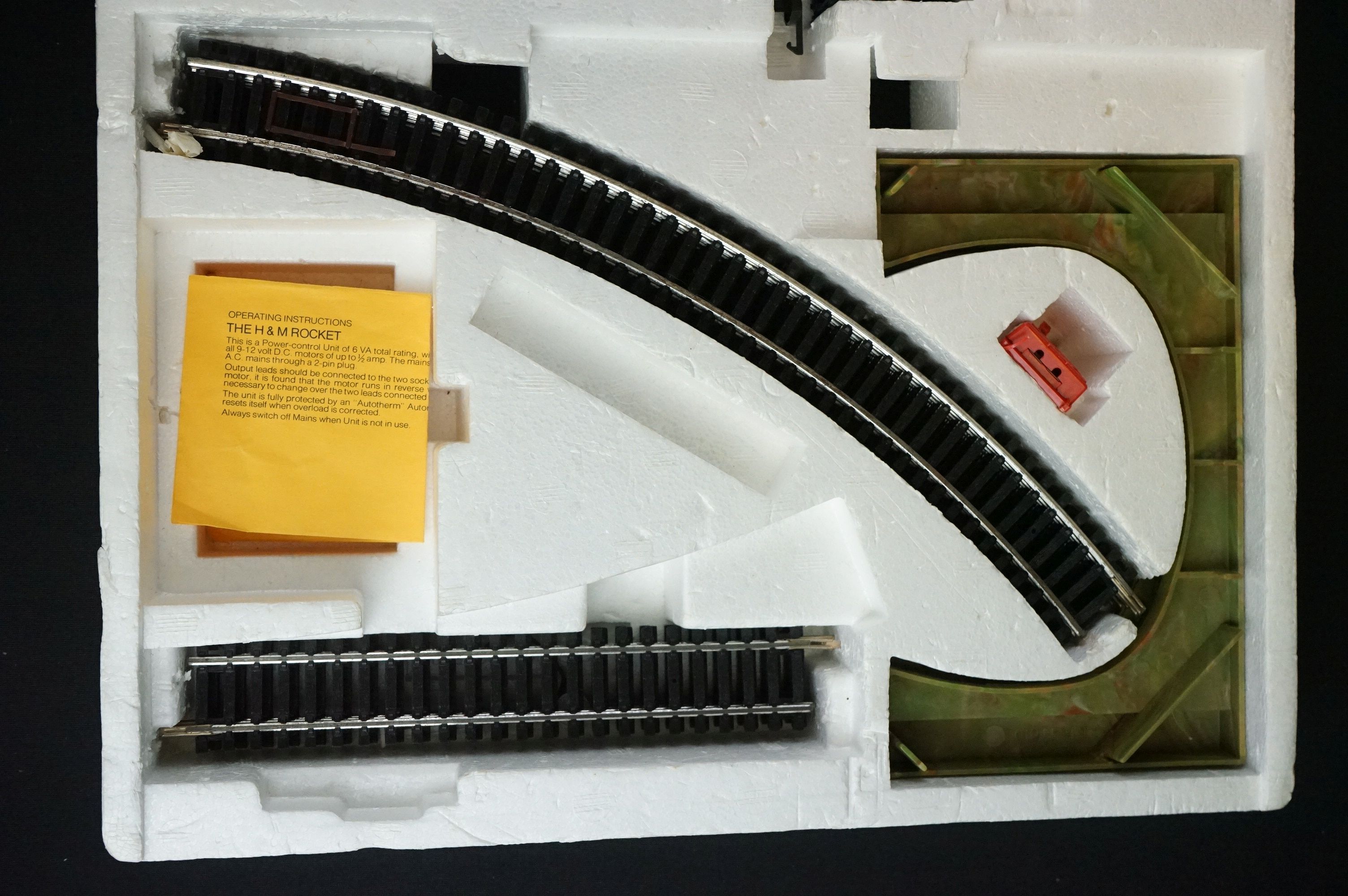 Two boxed Hornby OO gauge electric train sets to include R543 Advanced Passenger Train Set and - Bild 10 aus 13