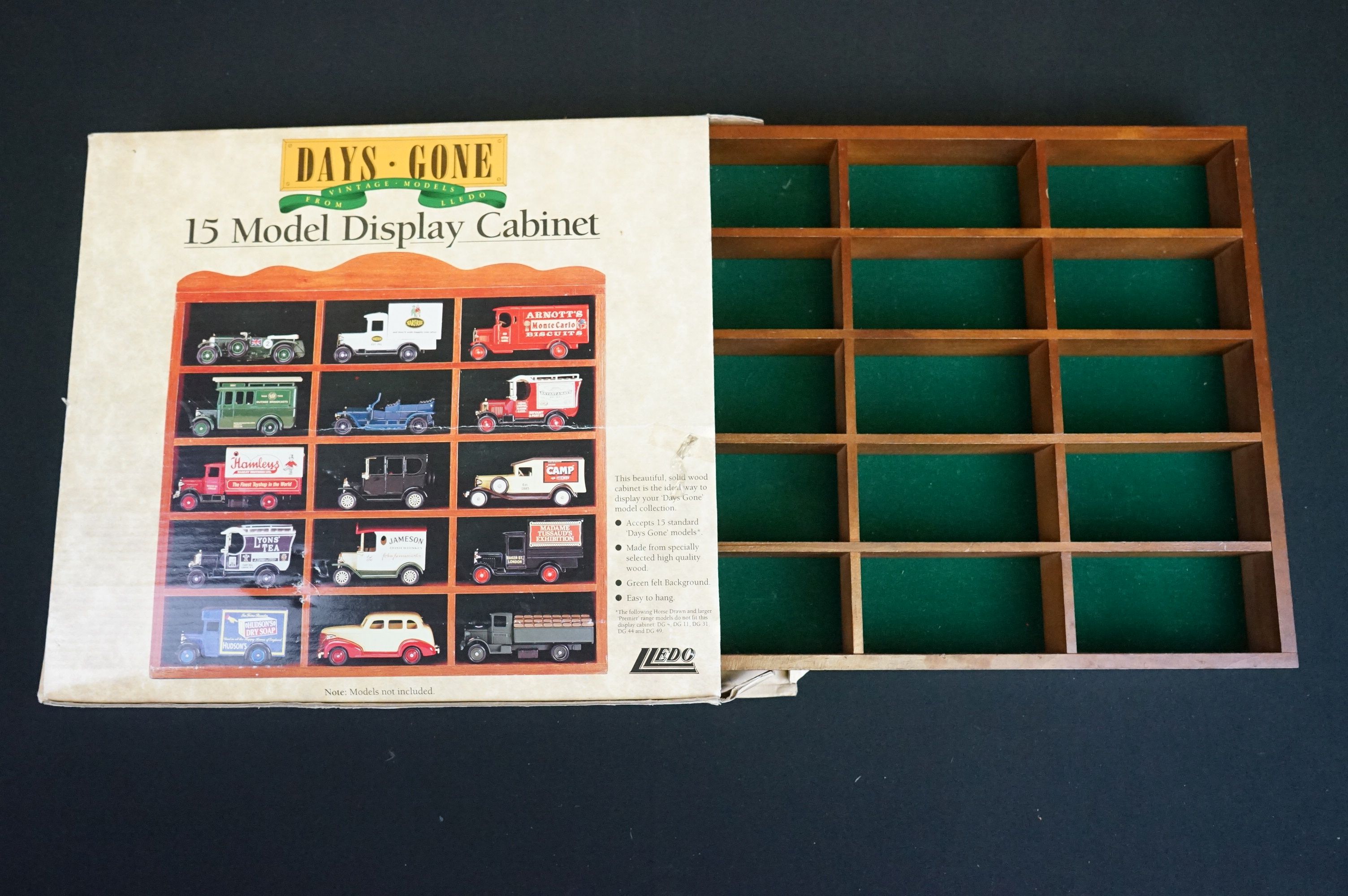 Three Lledo display cases, one boxed, one containing 15 x Canadian series diecast models, another - Bild 4 aus 4