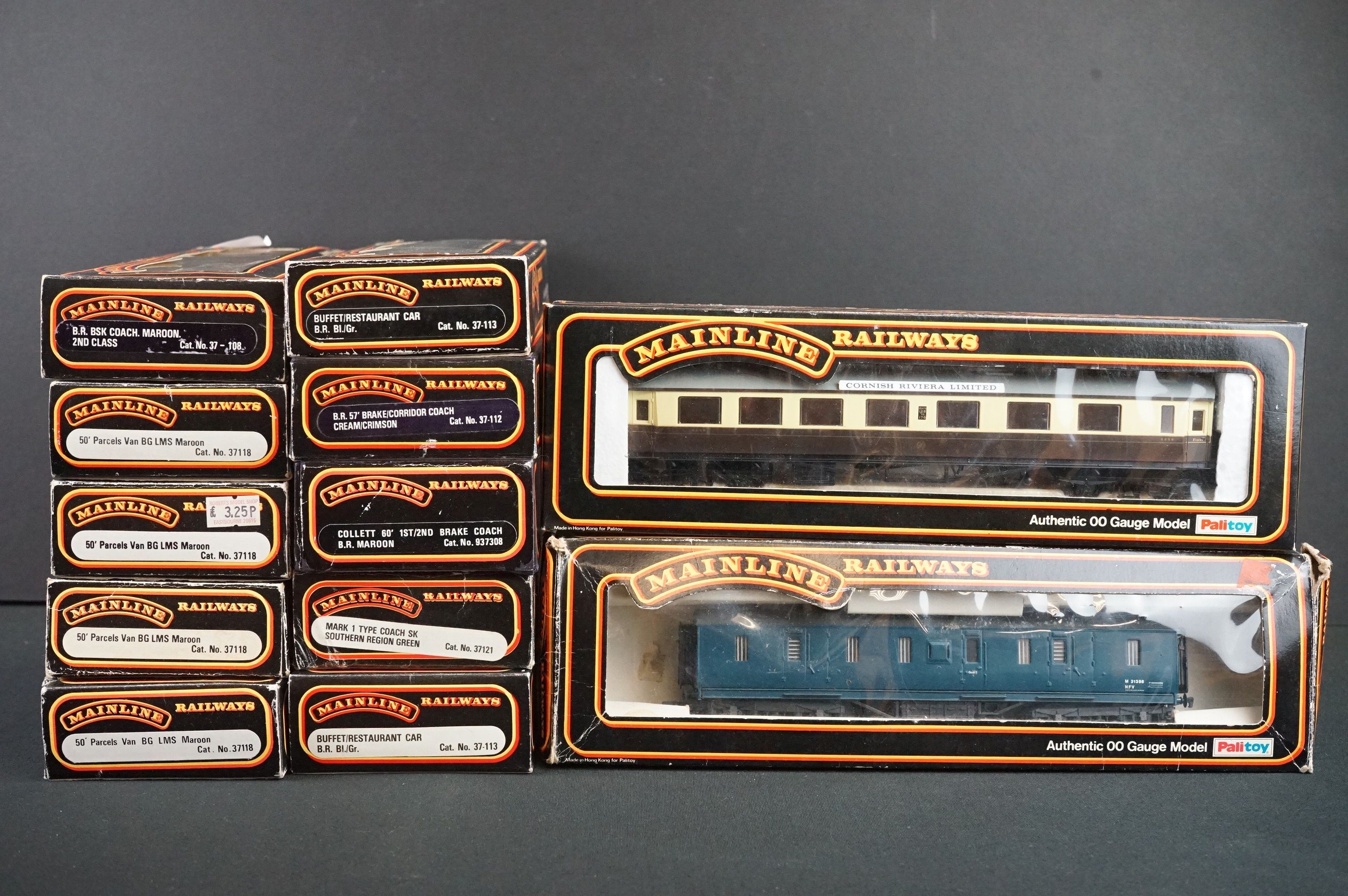 12 Boxed Palitoy Mainline OO gauge items of rolling stock to include 4 x Palitoy Mainline 37118