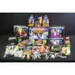 Star Wars - Collection of Star Wars figures to include 21 x carded Hasbro/Kenner figures (Luke