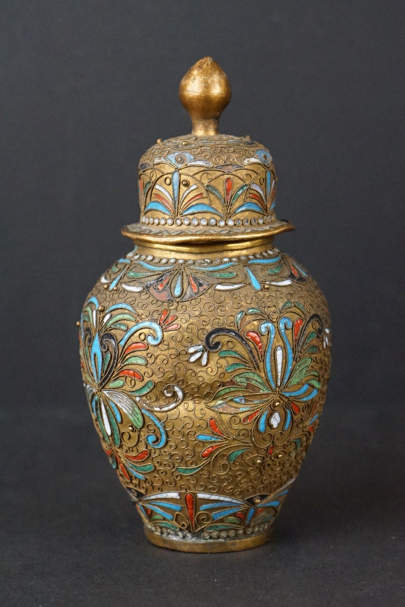 An Oriental Cloisonné and gilt decorative lidded vase. - Image 2 of 7