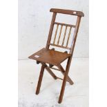 Vintage chestnut wood artist's folding chair