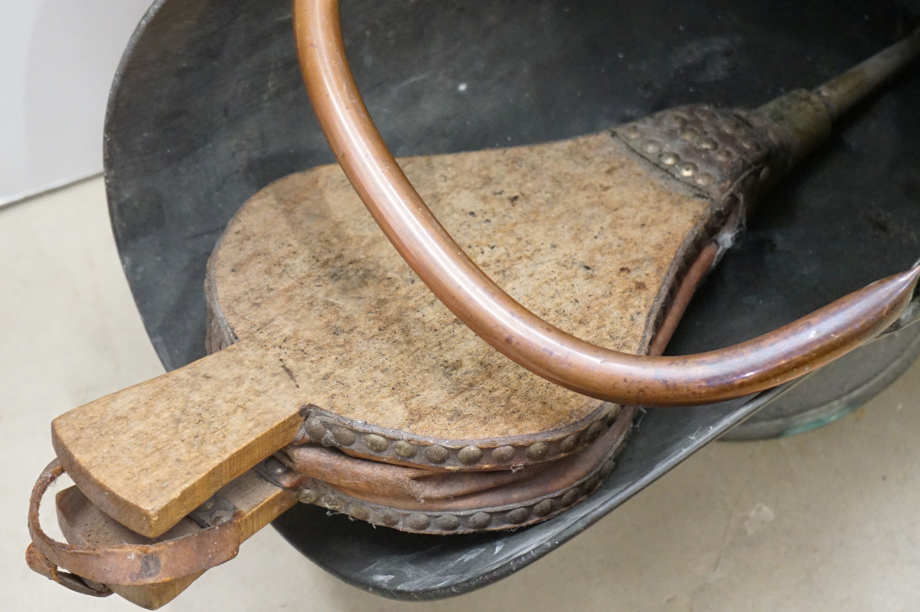 A small group of collectables to include a copper coal scuttle, a set of bellows and a wooden - Image 2 of 5