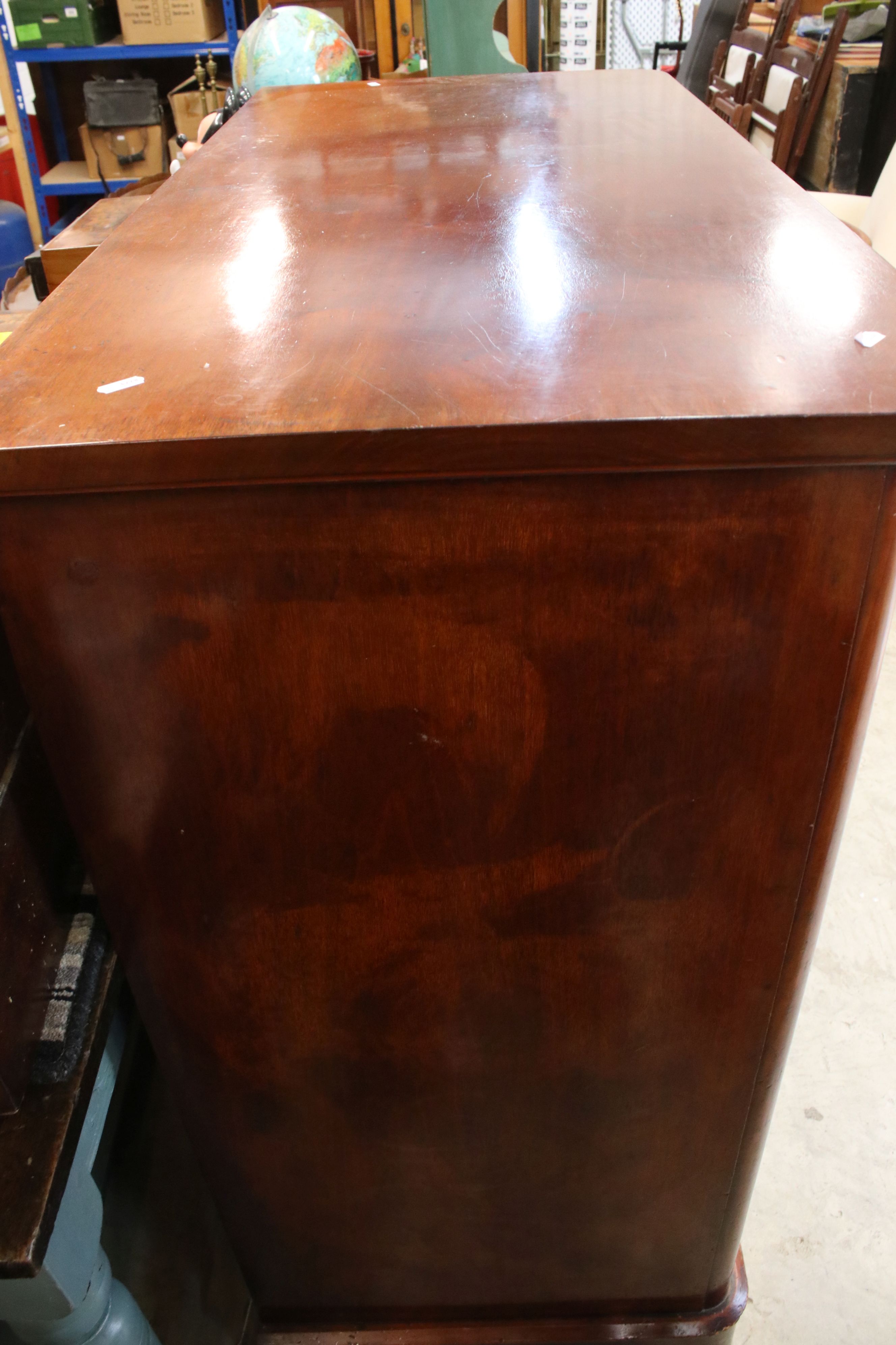 Victorian Mahogany Chest of Two Short over Three Long Drawers, raised on a plinth base, 120cm long x - Bild 9 aus 9