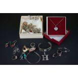 Selection of jewellery to include earrings, bracelet, silver rings etc