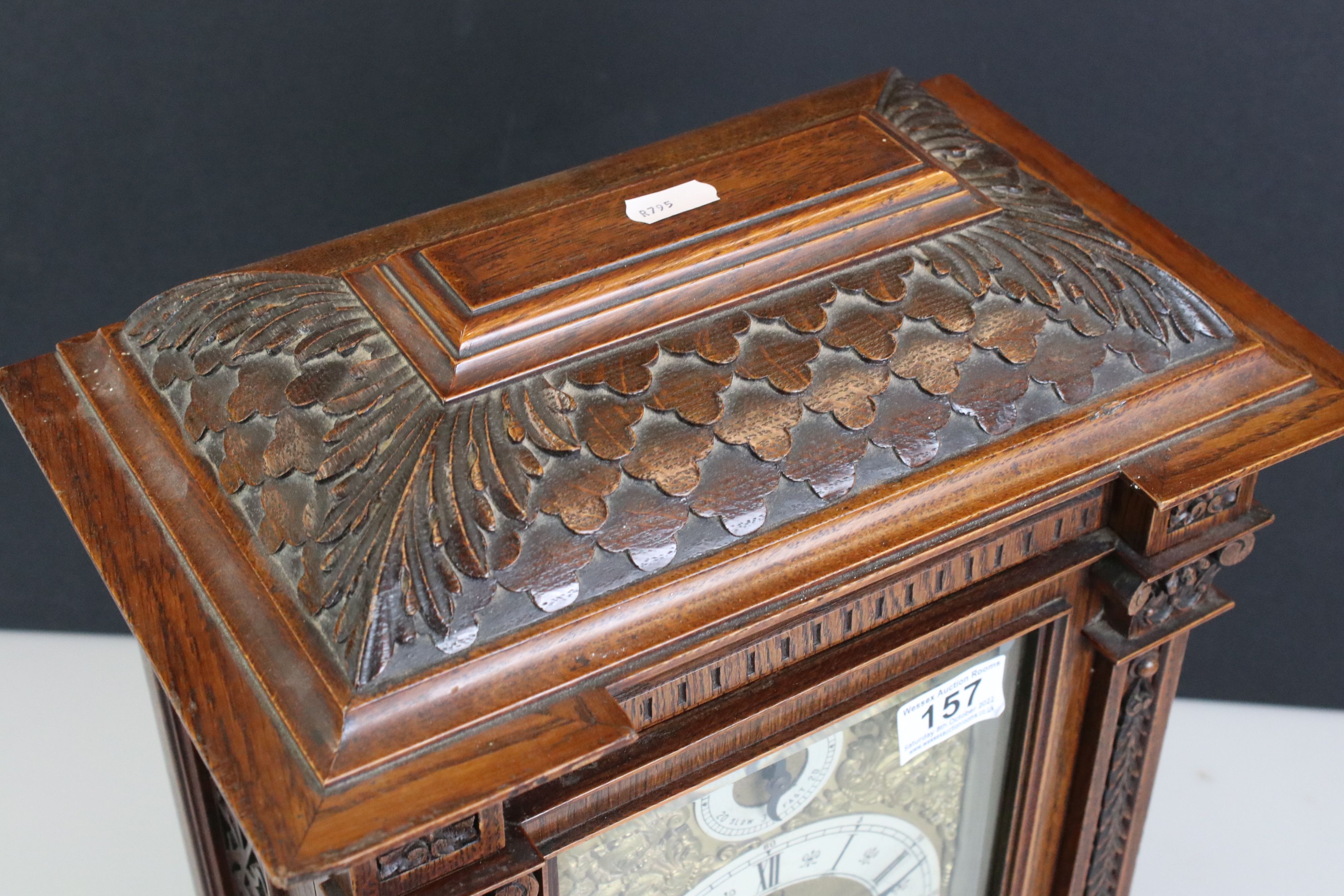 Late 19th / Early 20th Century Lenzkirch carved oak bracket clock, the brass dial with silvered - Bild 2 aus 9