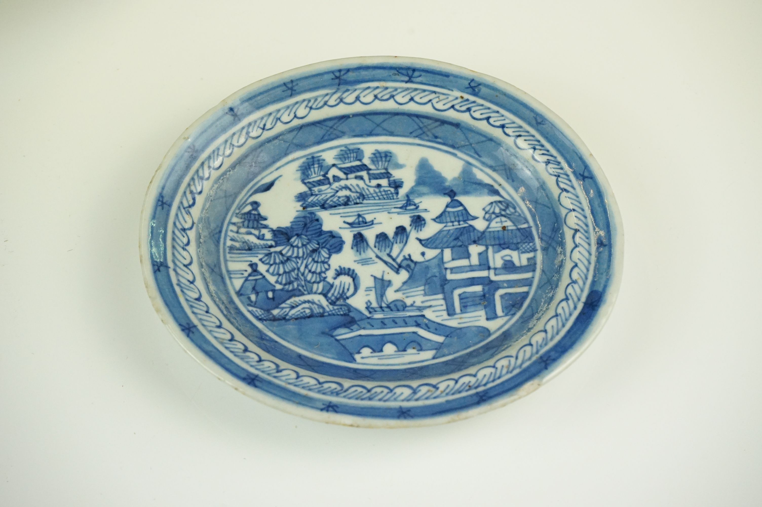 Chinese Blue and White Octagonal Plate, 29cm long together with Two Small Chinese Blue and White - Image 2 of 11